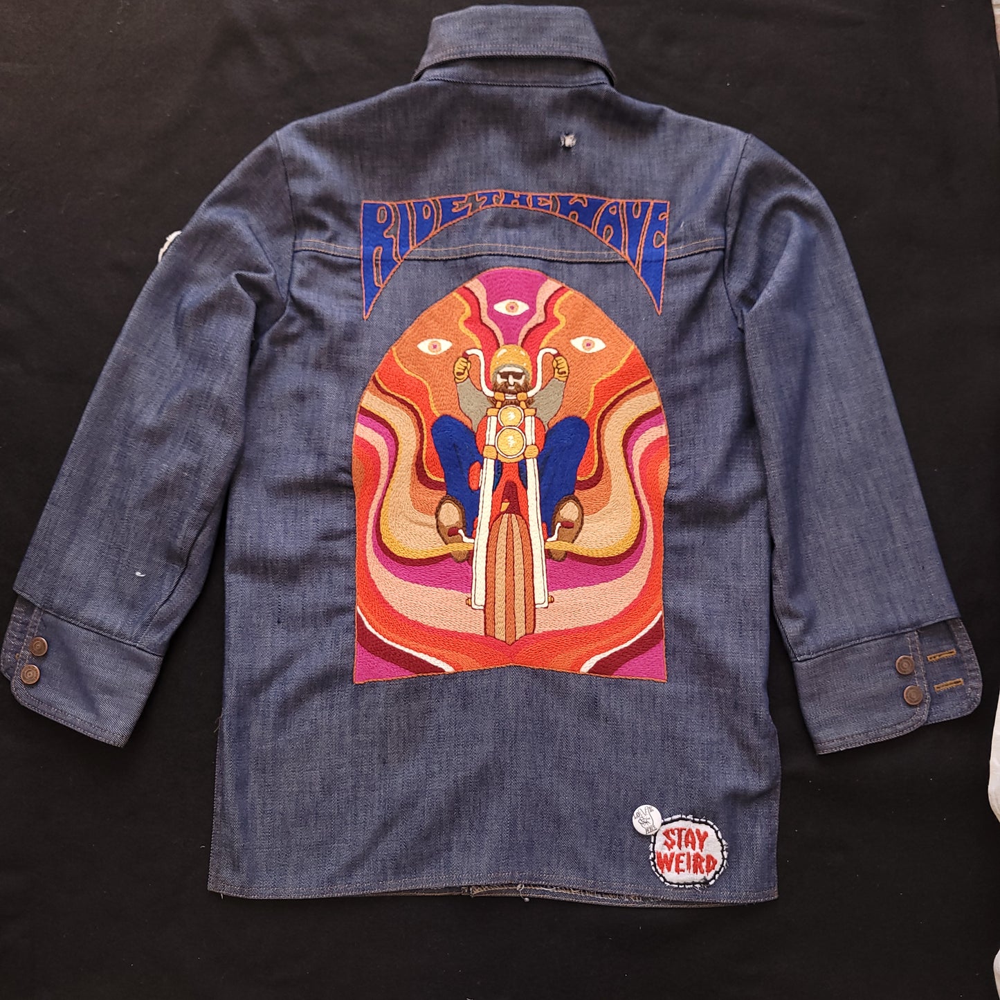 Veste sur-chemise années 70 brodée à la main "Ride th Wave" par Sophie Punk and Coton/ Handembroidery Jacket - PUNK & COTON