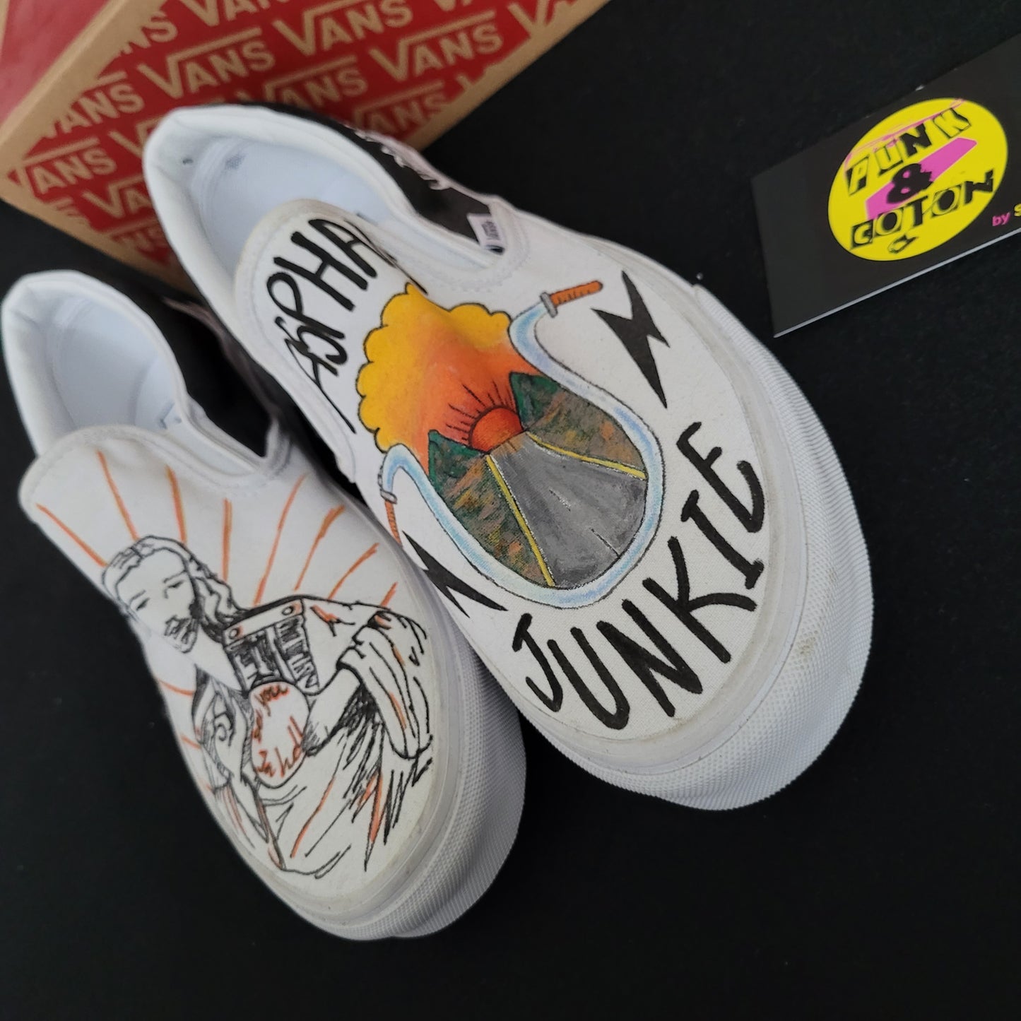 VANS "Jesus & Asphalt junkie" Slip On peintes à la main by Punk & Coton