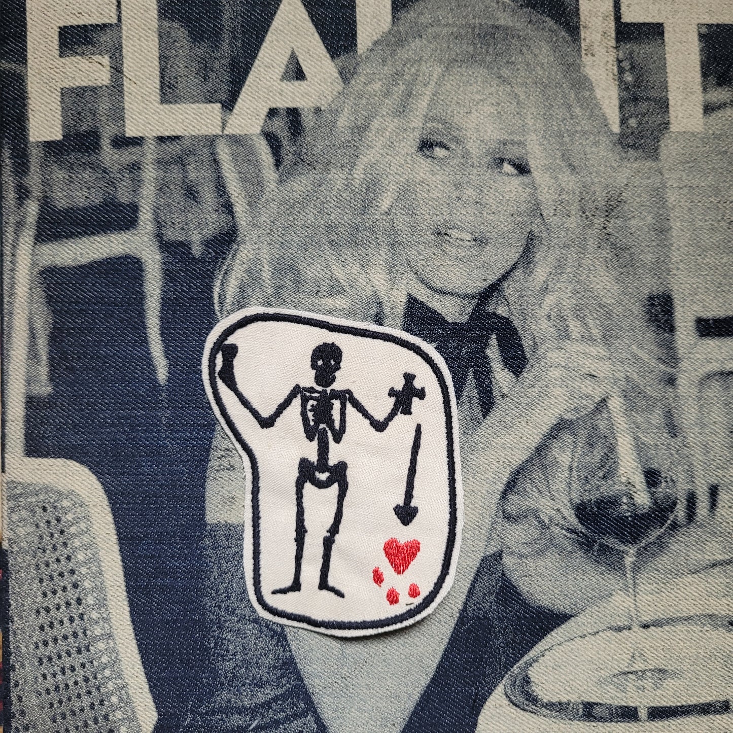 Patch Brodé " The Pirate Skull & Heart" Flag SUR VIEUX TISSU COTON - PUNK & COTON