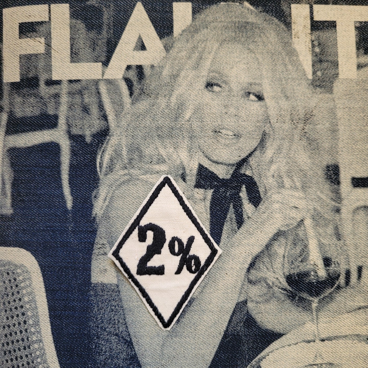 Patch Brodé "2%" EN VIEUX TISSU COTON - PUNK & COTON