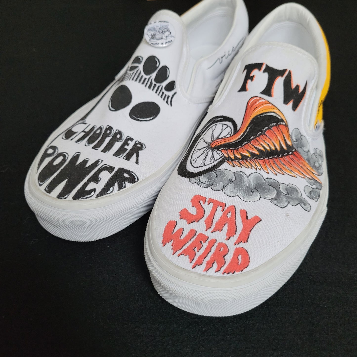 VANS "Chopper Power " Slip On peintes à la main by Punk & Coton