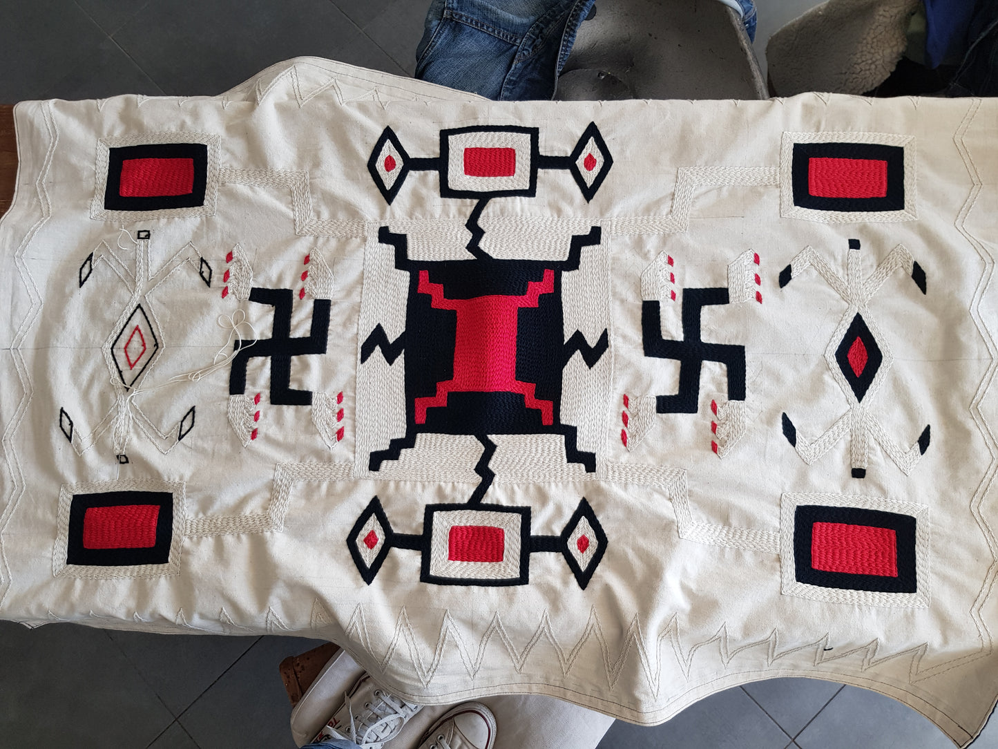 Navajo design blanket hand embroidererd by Sophie ( Solin) - PUNK & COTON