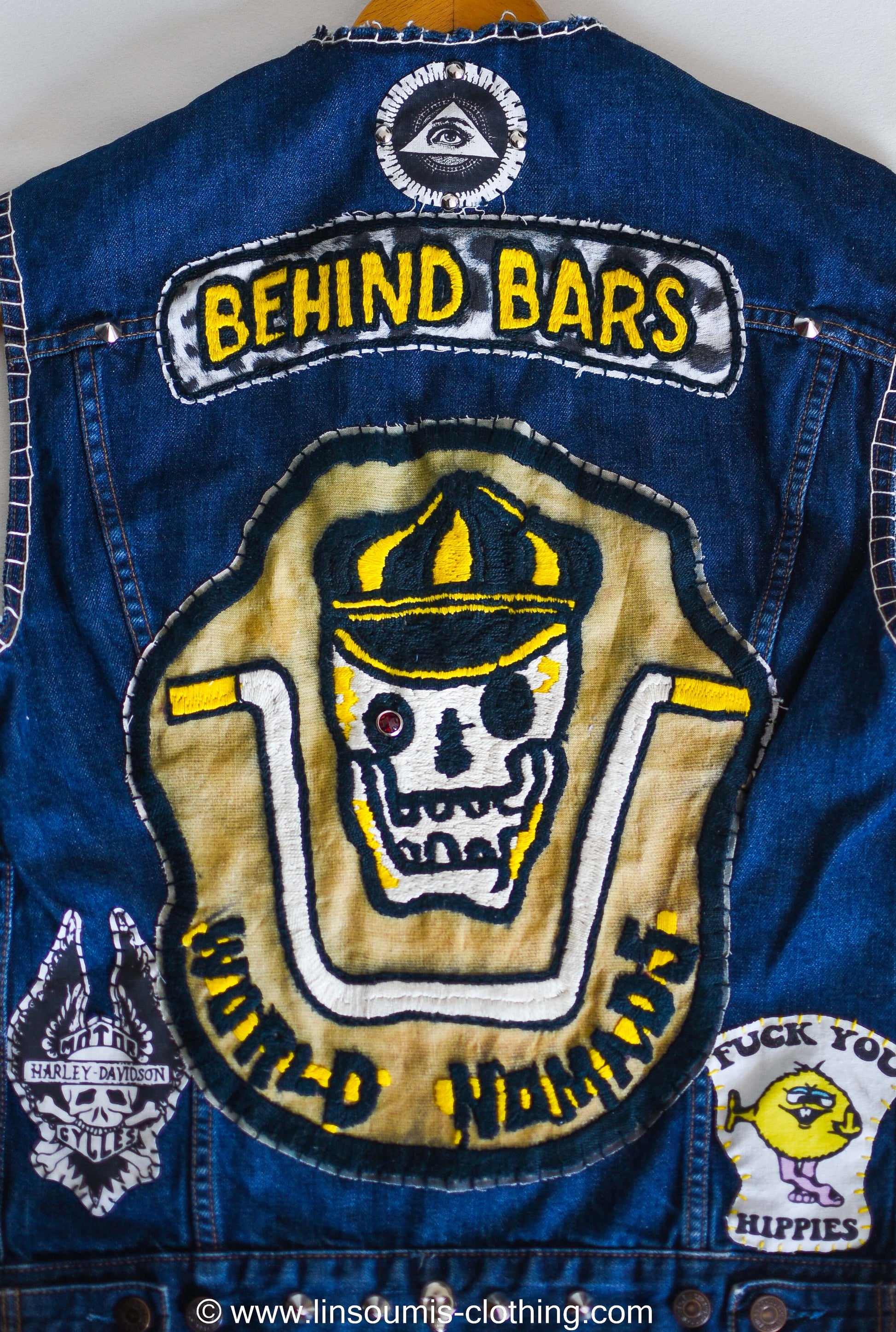2nd version  "Behind bars" chainstitched by hand Levi's Jacket/ Veste levis vintage brodée main et patchée - PUNK & COTON