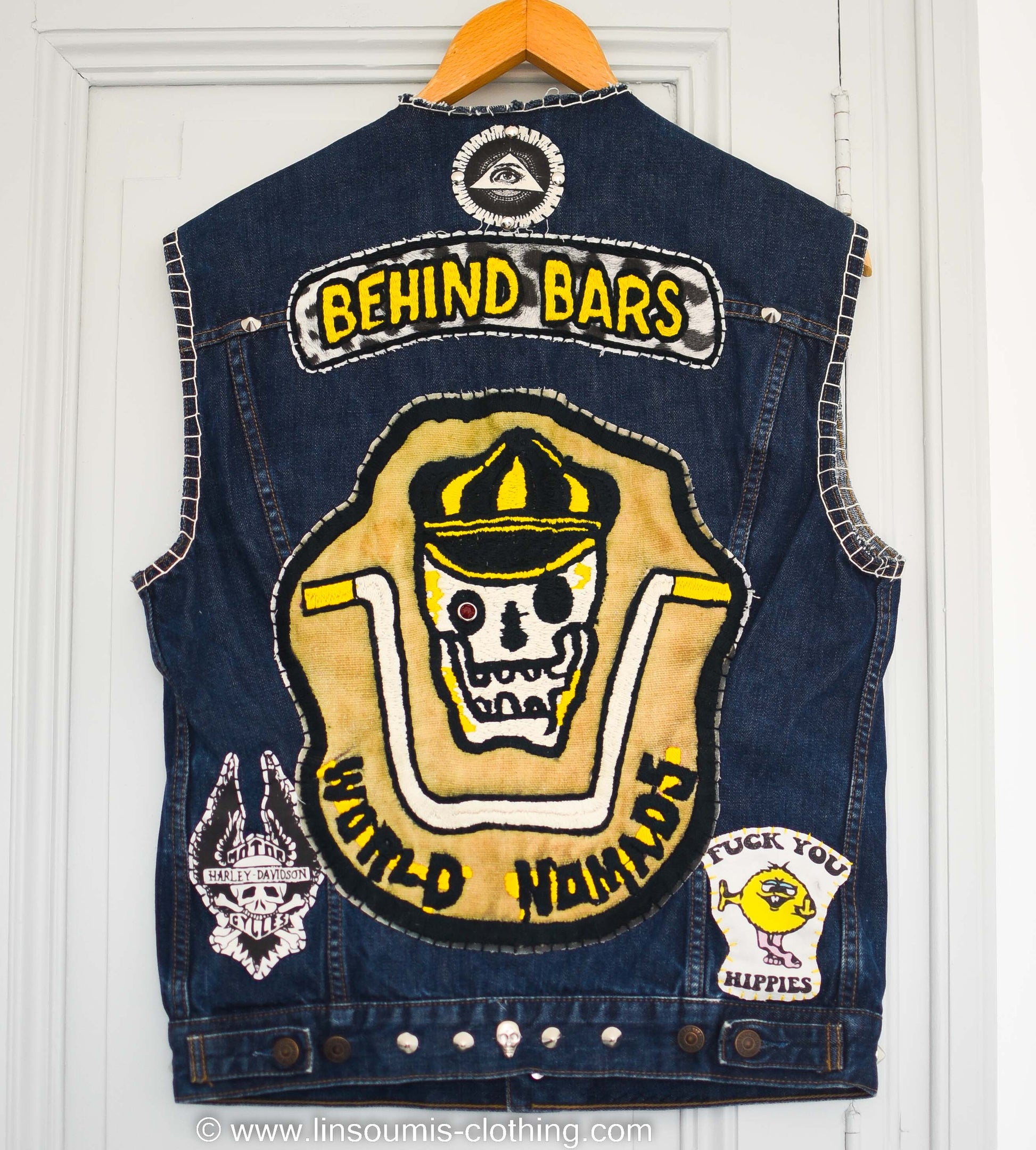2nd version  "Behind bars" chainstitched by hand Levi's Jacket/ Veste levis vintage brodée main et patchée - PUNK & COTON