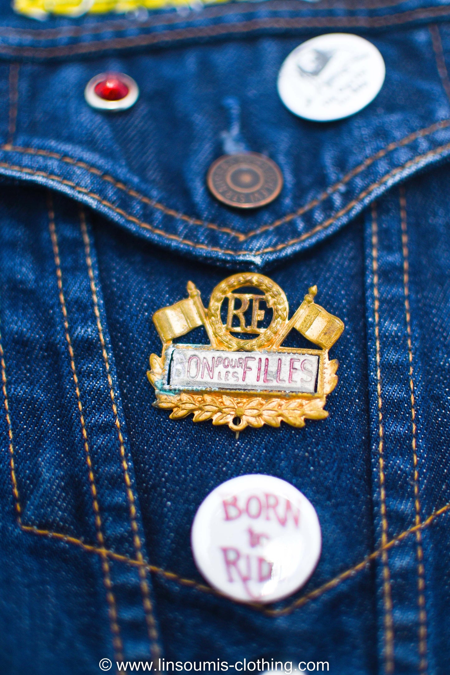 2nd version  "Behind bars" chainstitched by hand Levi's Jacket/ Veste levis vintage brodée main et patchée - PUNK & COTON