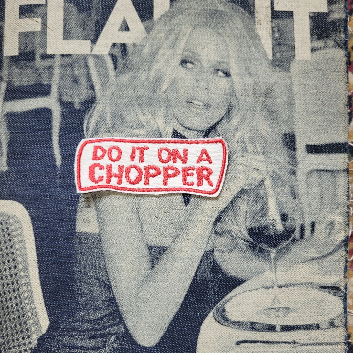 Patch Brodé  3ème Version Écru/ Rouge "Do it on a chopper" EN VIEUX TISSU COTON