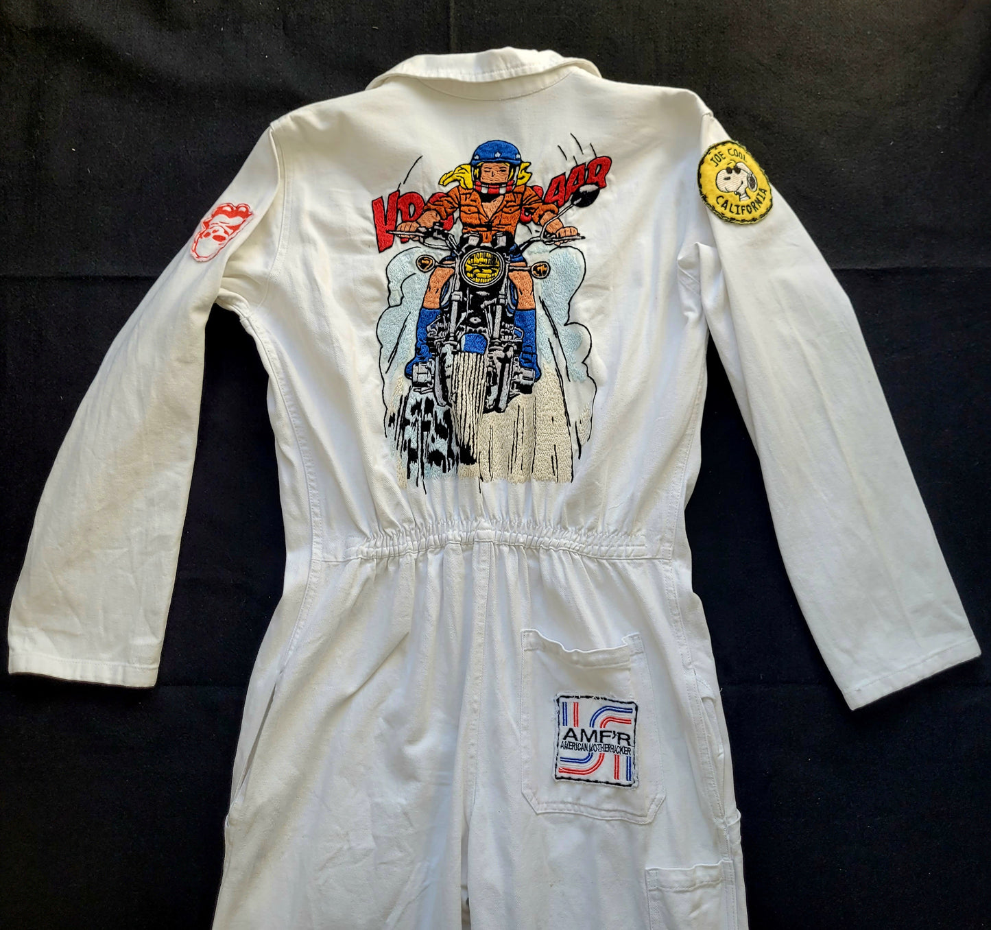 Handembroidery Vintage White Coverall "The Girl on motorcycle " signed by Punk and Coton - PUNK & COTON