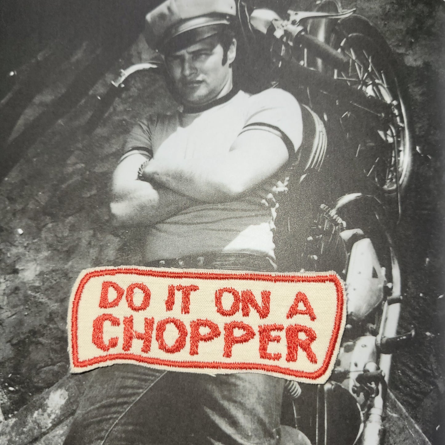 Patch Brodé  3ème Version Écru/ Rouge "Do it on a chopper" EN VIEUX TISSU COTON