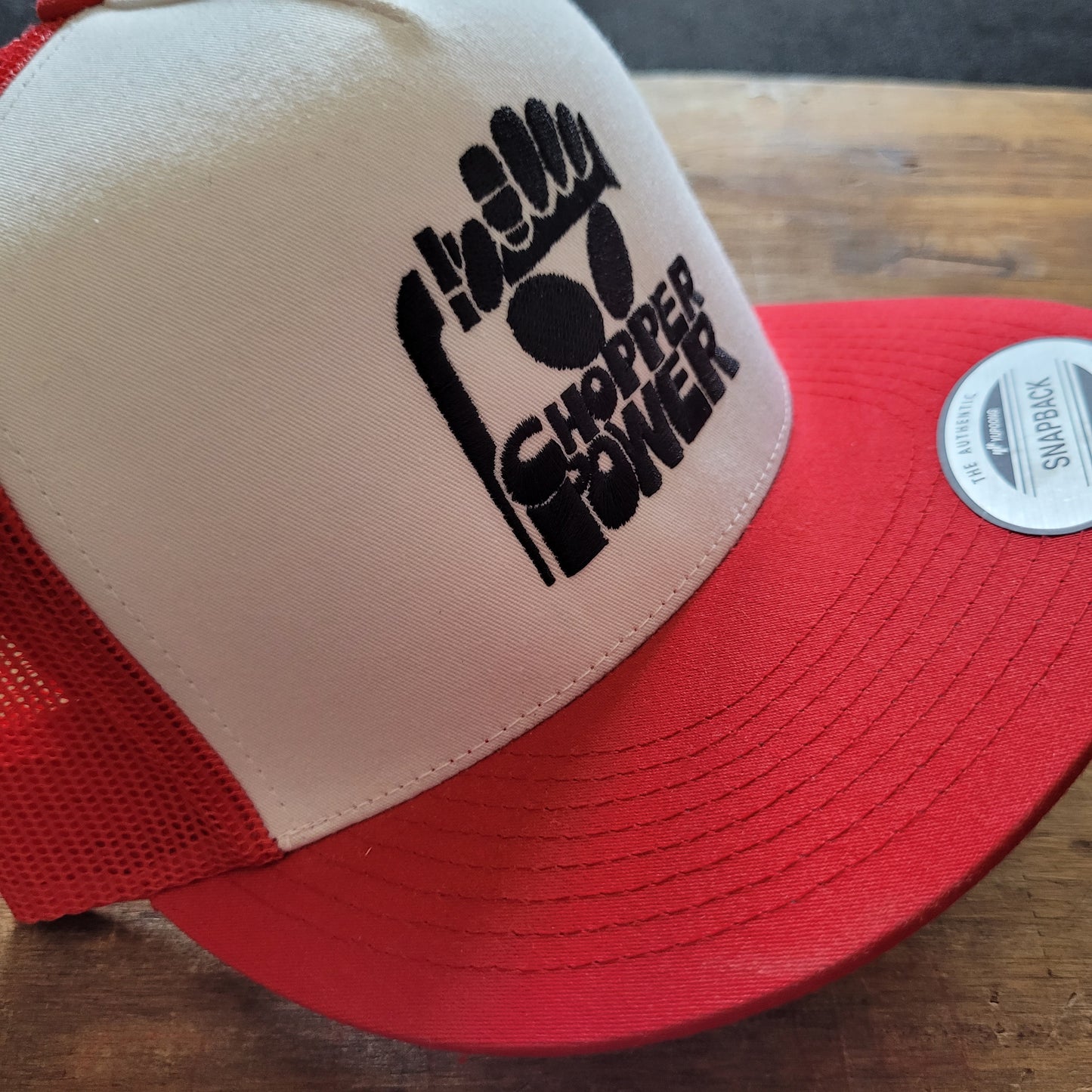 Trucker Cap  Brodé "CHOPPER POWER" Version Fond Blanc / Rouge - PUNK & COTON