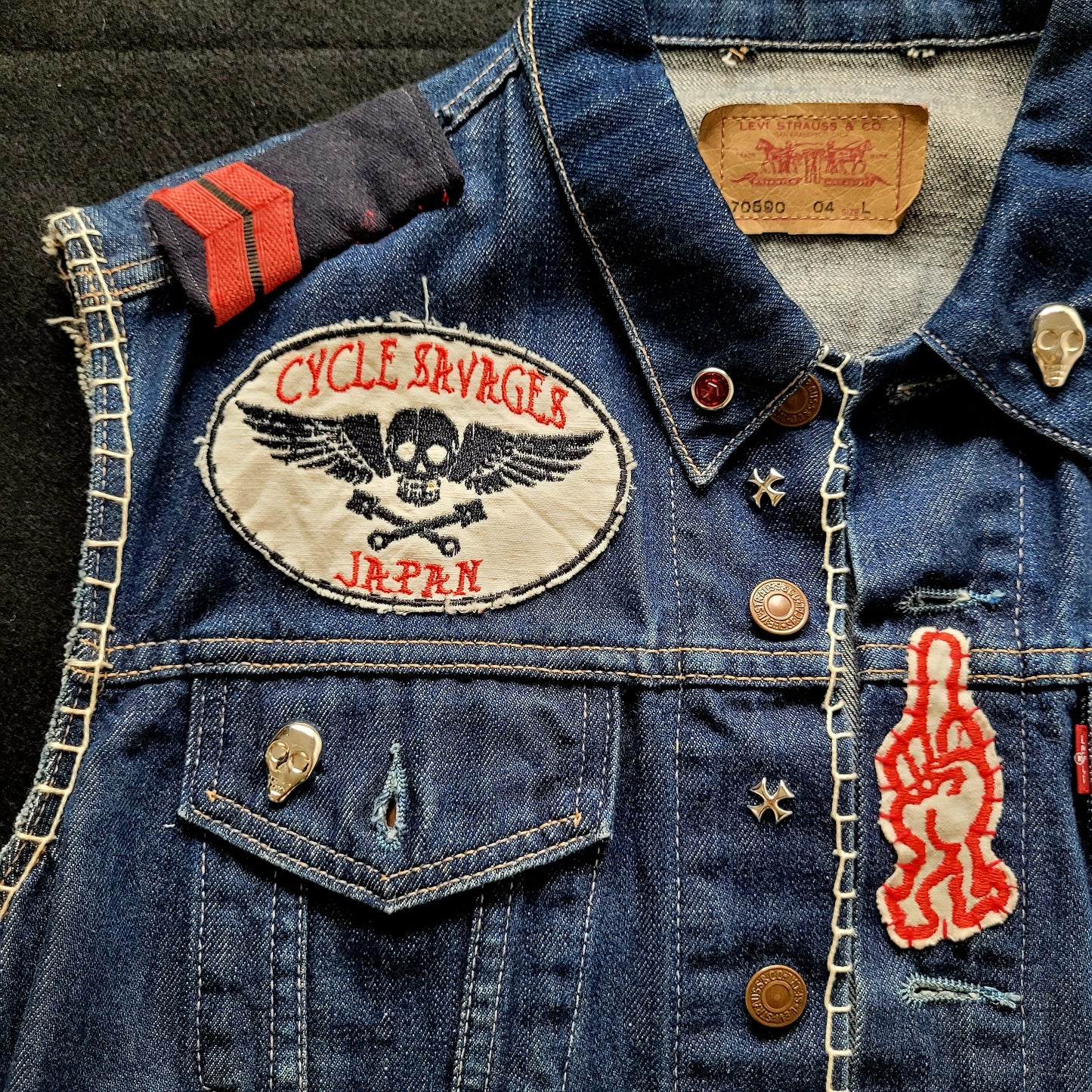 "Ride Weird to Death "Chopper Forever  chainstitched by hand Levi's Jacket/ Veste levis vintage brodée main et patchée - PUNK & COTON