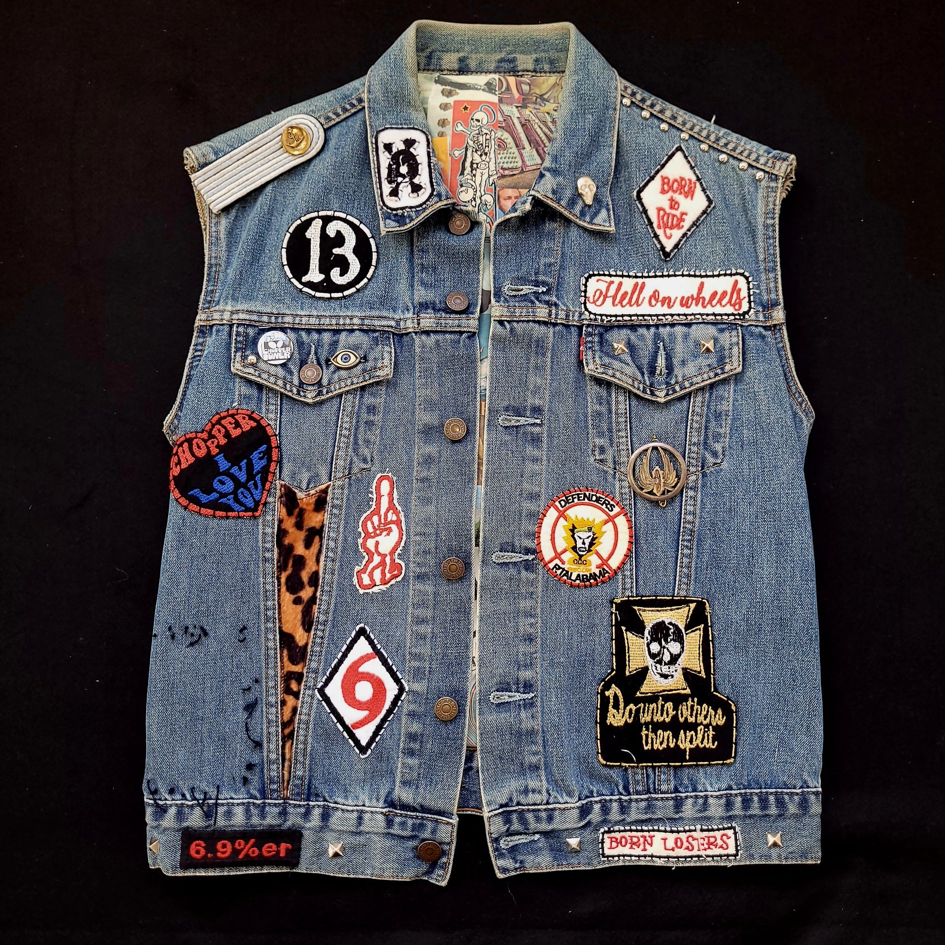 Biker gang cut handembroidered with sin printed liner/veste sans manche Levis avec broderie, patchs et doublure interne - PUNK & COTON