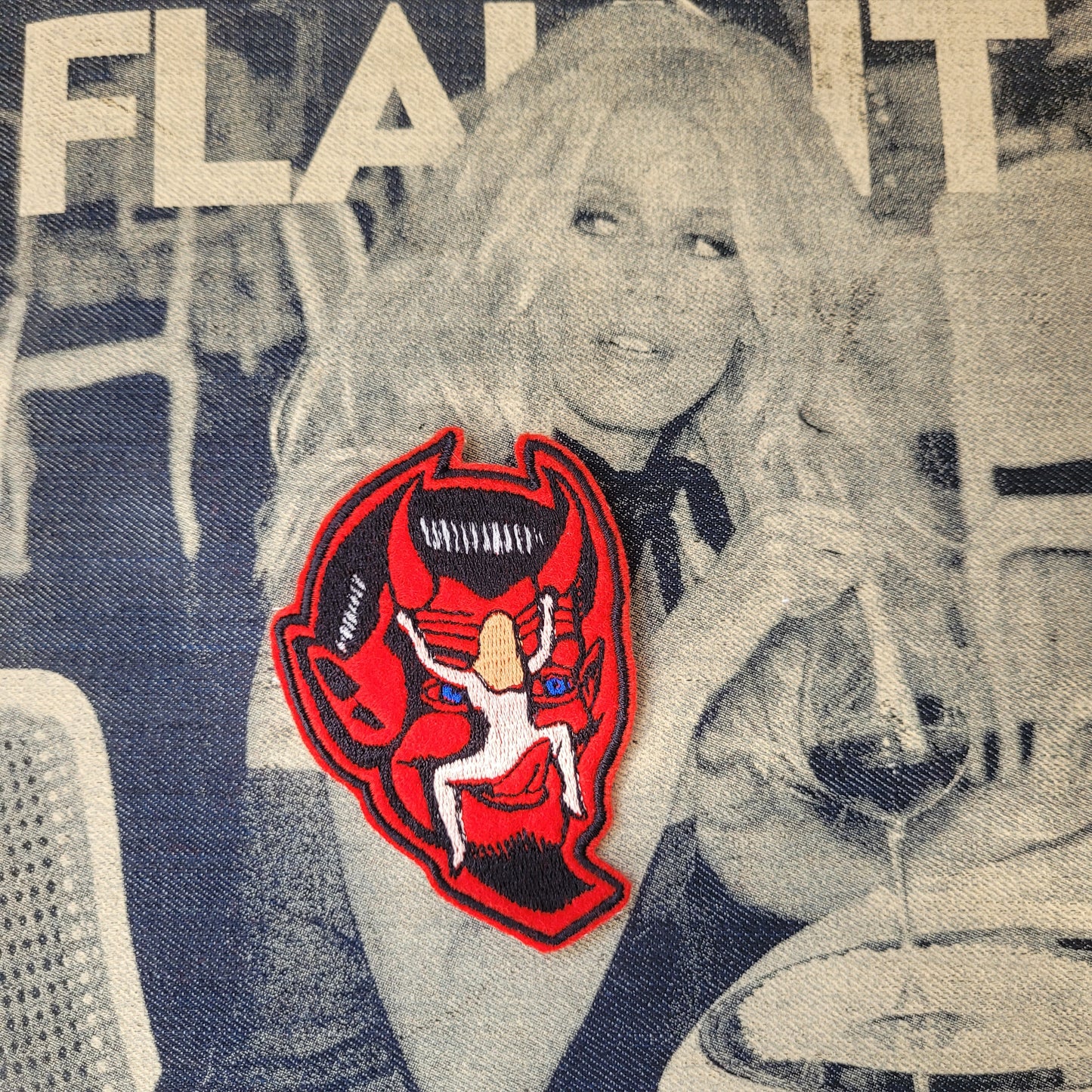 Patch Brodé Woman on devil's tong - PUNK & COTON