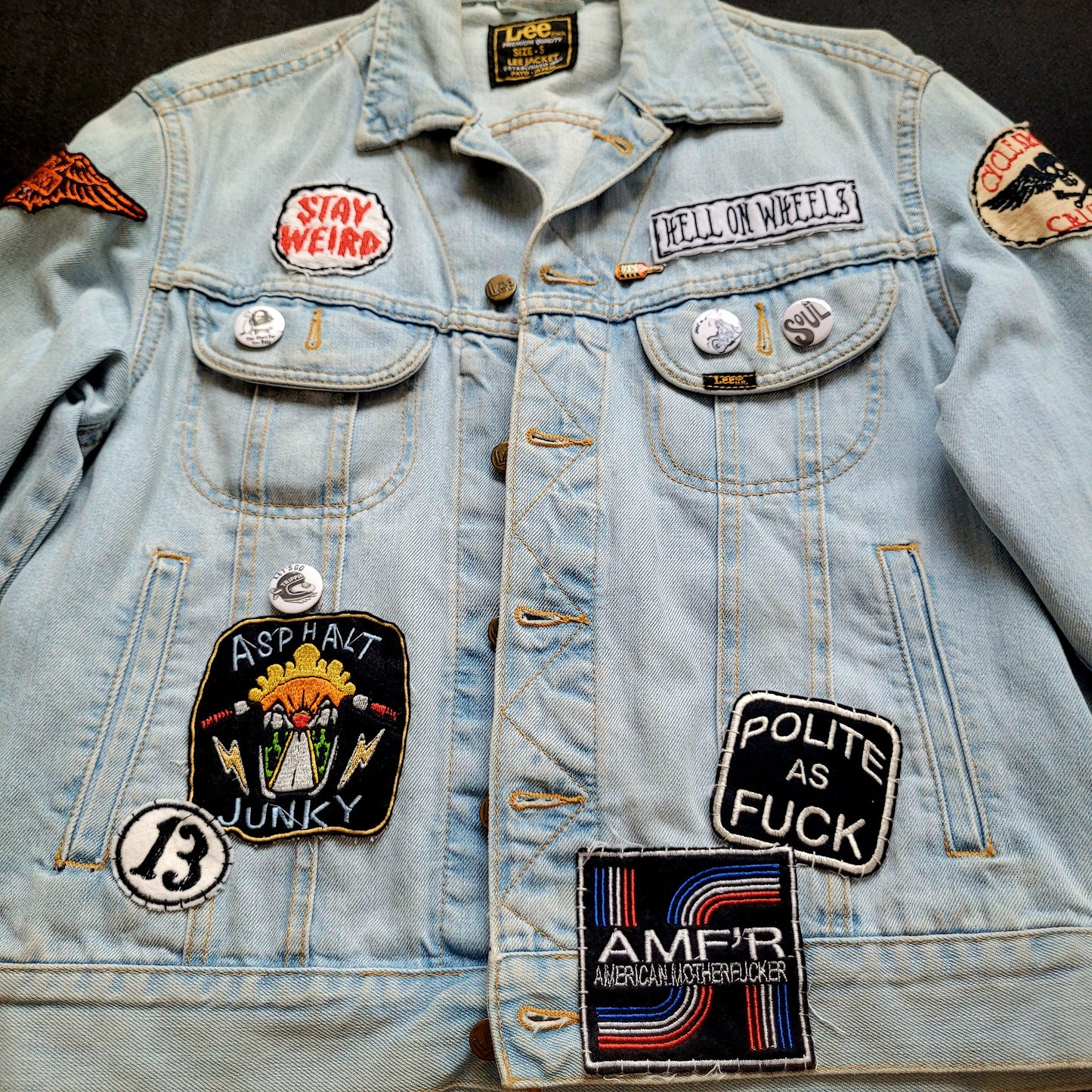 Handpainted Lee "Blacklight Chopper Motorcycle " in memory by Barry Lynn Hanson 1972 signed by the Shop Punk and Coton & Sophie - PUNK & COTON