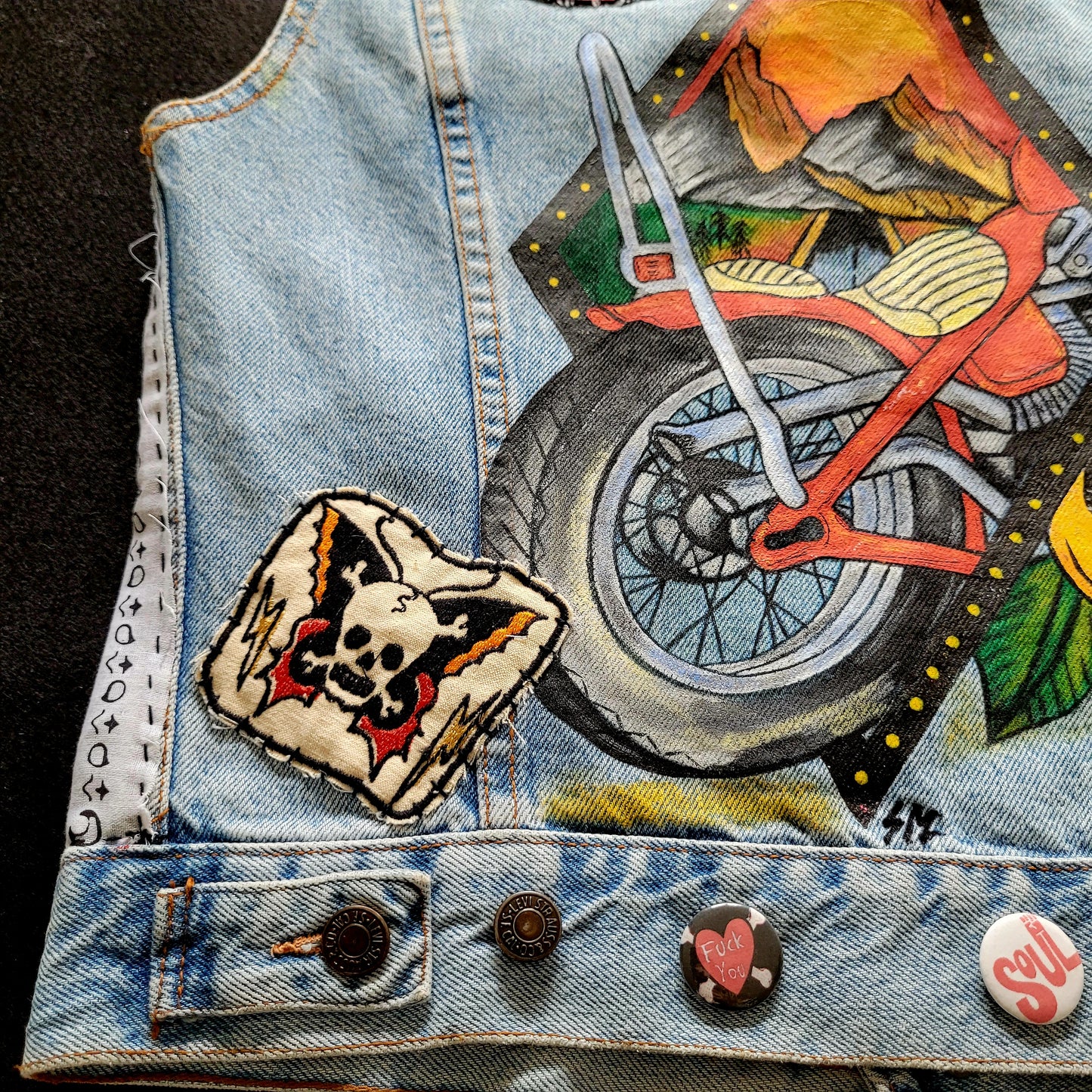 Handpainted  & Handembroidered  JACKET LEVI'S "My Chopper Babe " veste peinte et brodée à la main chopper girl - PUNK & COTON