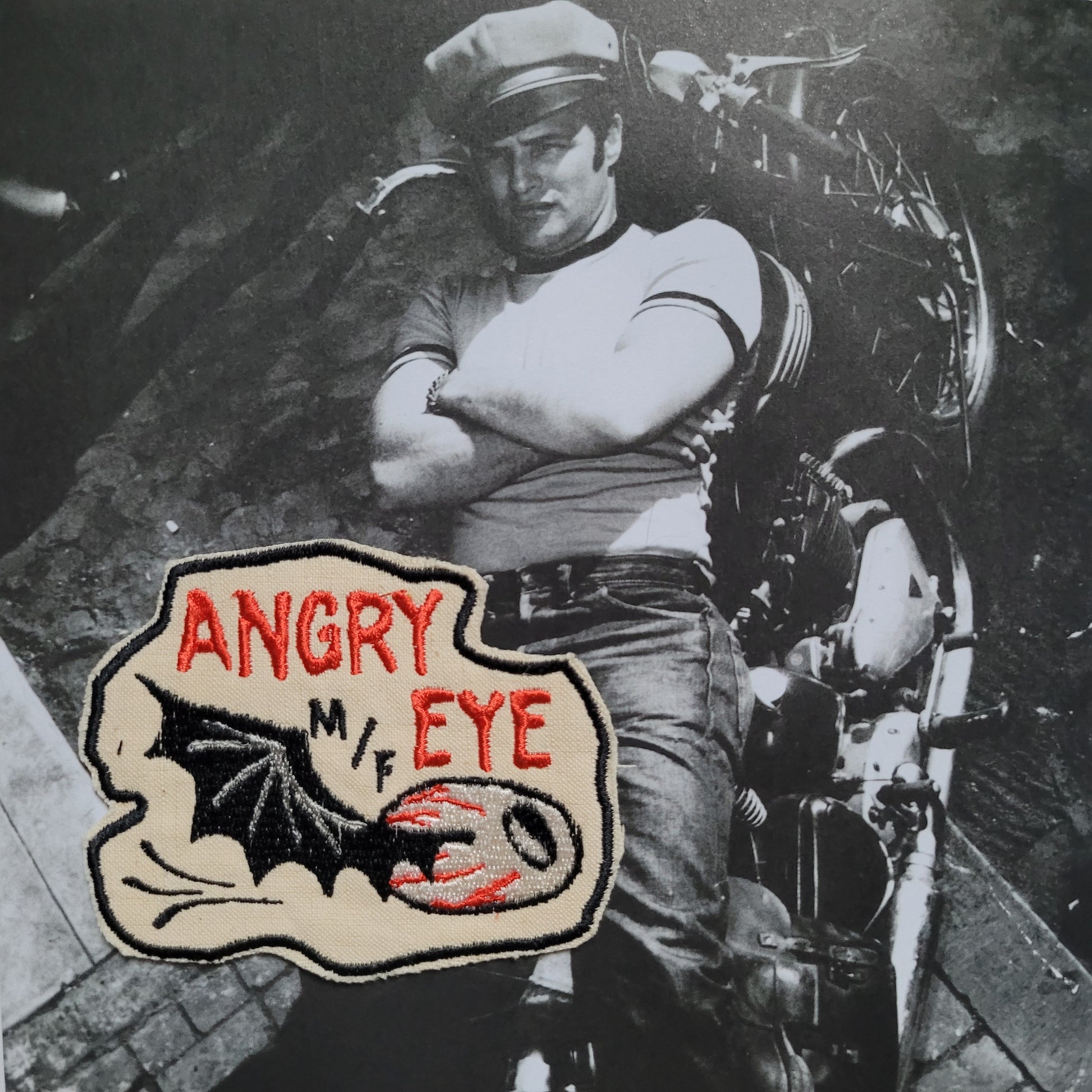 Patch Brodé"Angry eye MF (MOTORCYCLE FAMILY)" EN VIEUX TISSU COTON - PUNK & COTON