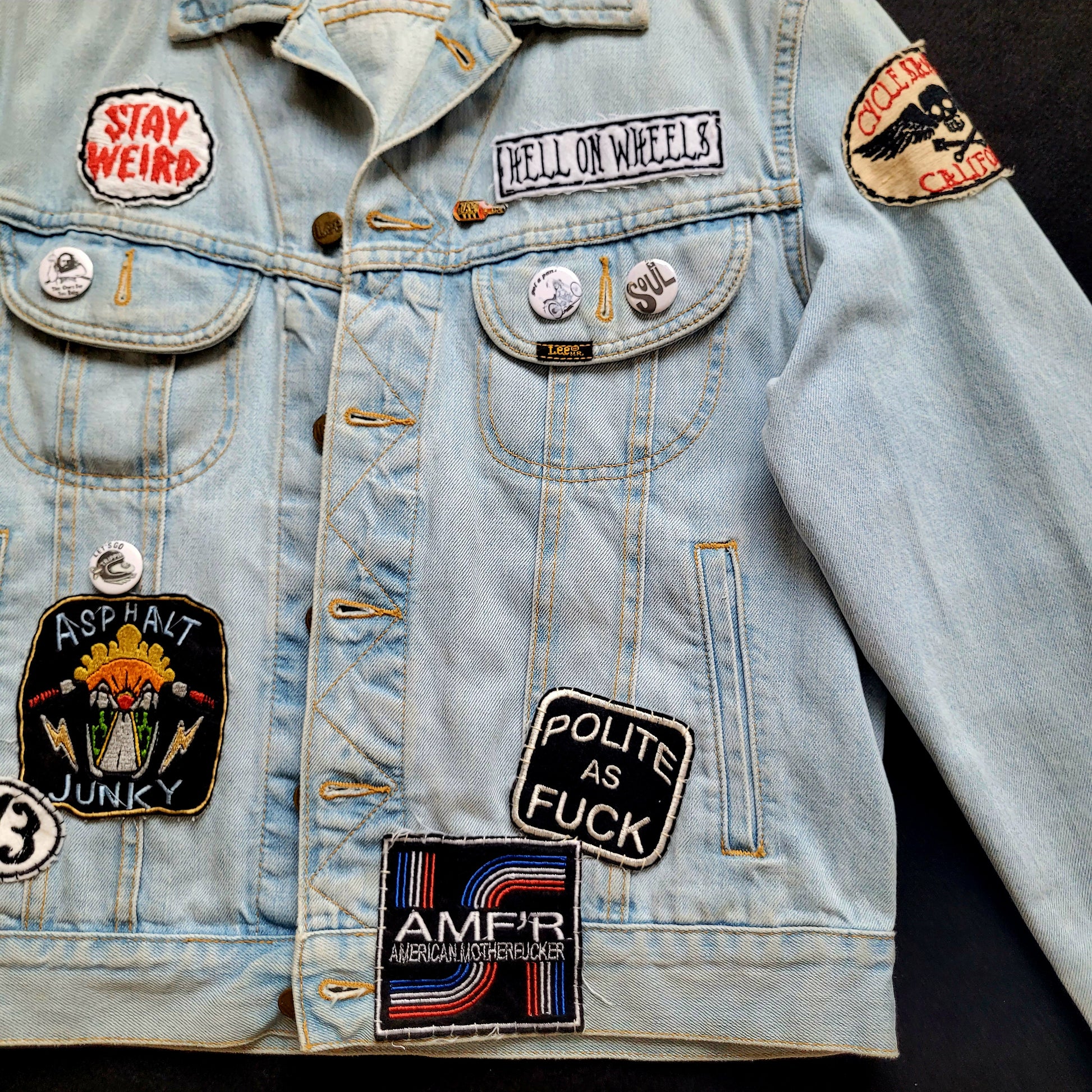 Handpainted Lee "Blacklight Chopper Motorcycle " in memory by Barry Lynn Hanson 1972 signed by the Shop Punk and Coton & Sophie - PUNK & COTON