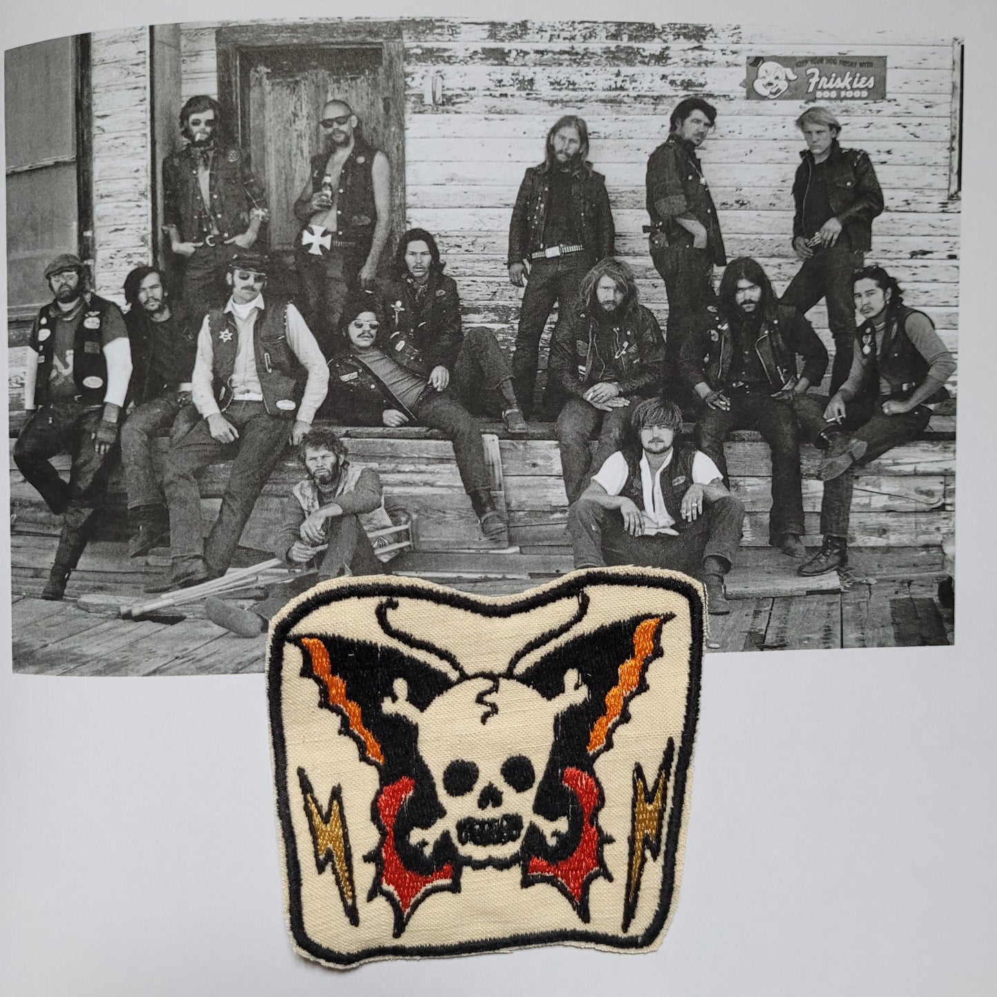 Patch brodé " Butterfly" SUR VIEUX TISSU COTON - PUNK & COTON