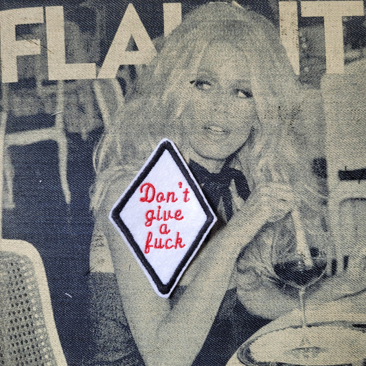 Patch Brodé version blanche  "Don't give a fuck" (Losange)