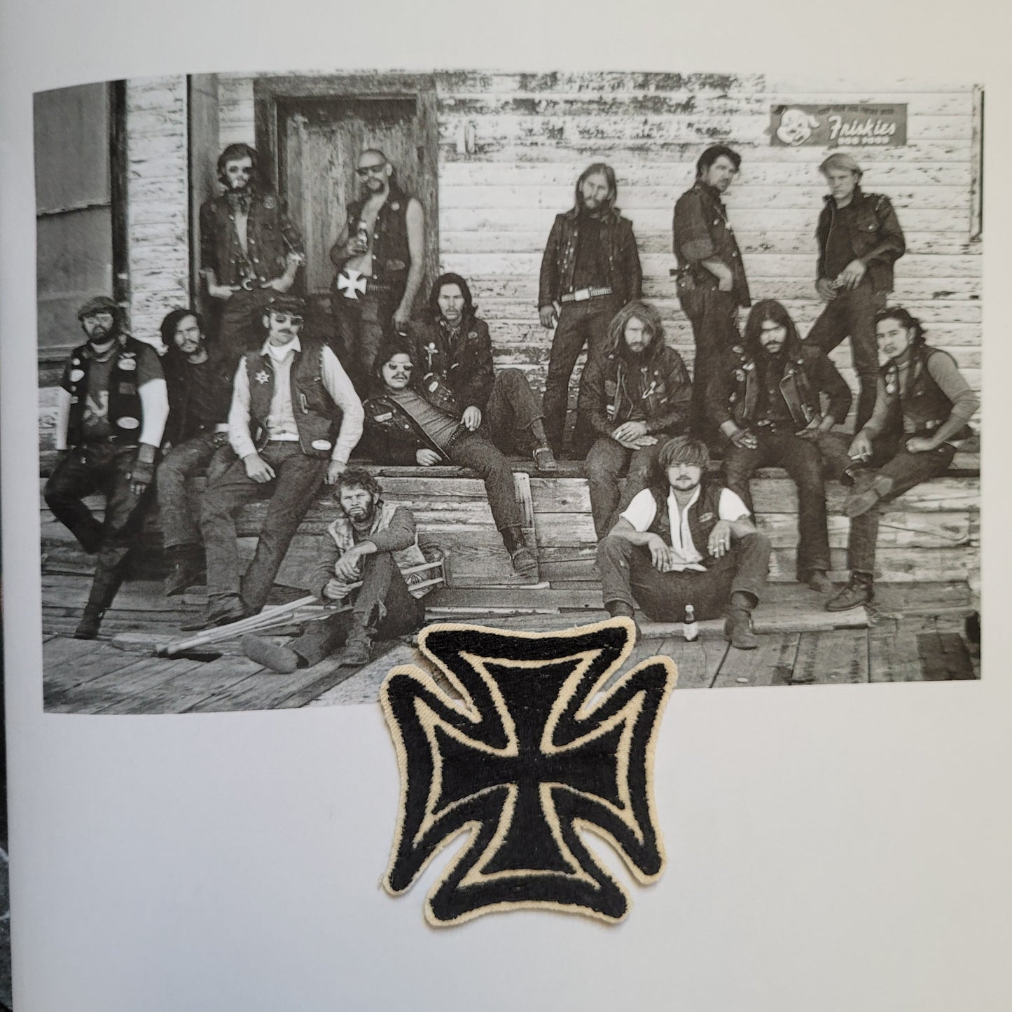 Patch Brodé "Iron cross"  no maltese cross, perfect on your cut SUR VIEUX TISSU COTON - PUNK & COTON