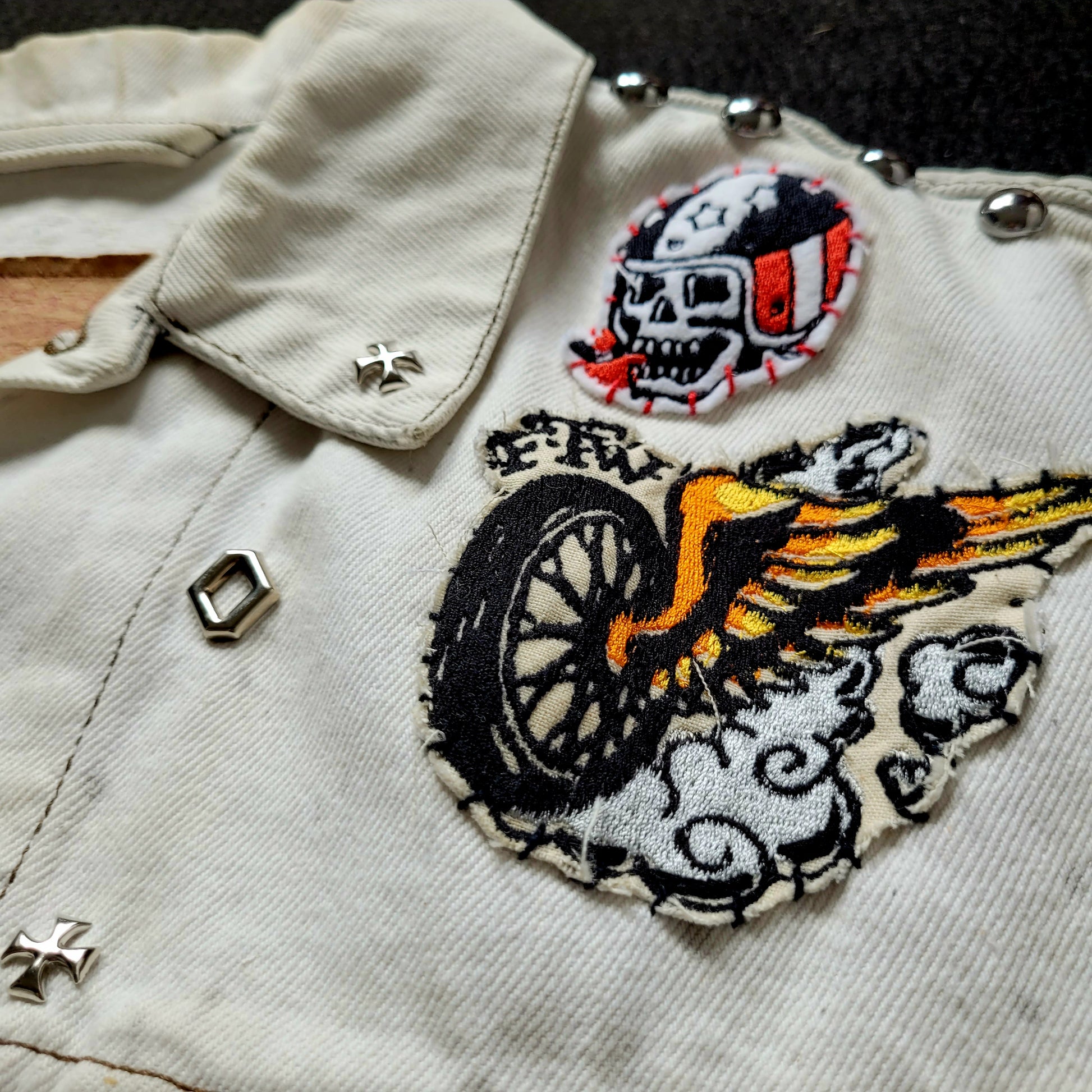 "STONED RIDERS JOSHUA TREE CAL."Handembroidery Levi's Jacket - PUNK & COTON