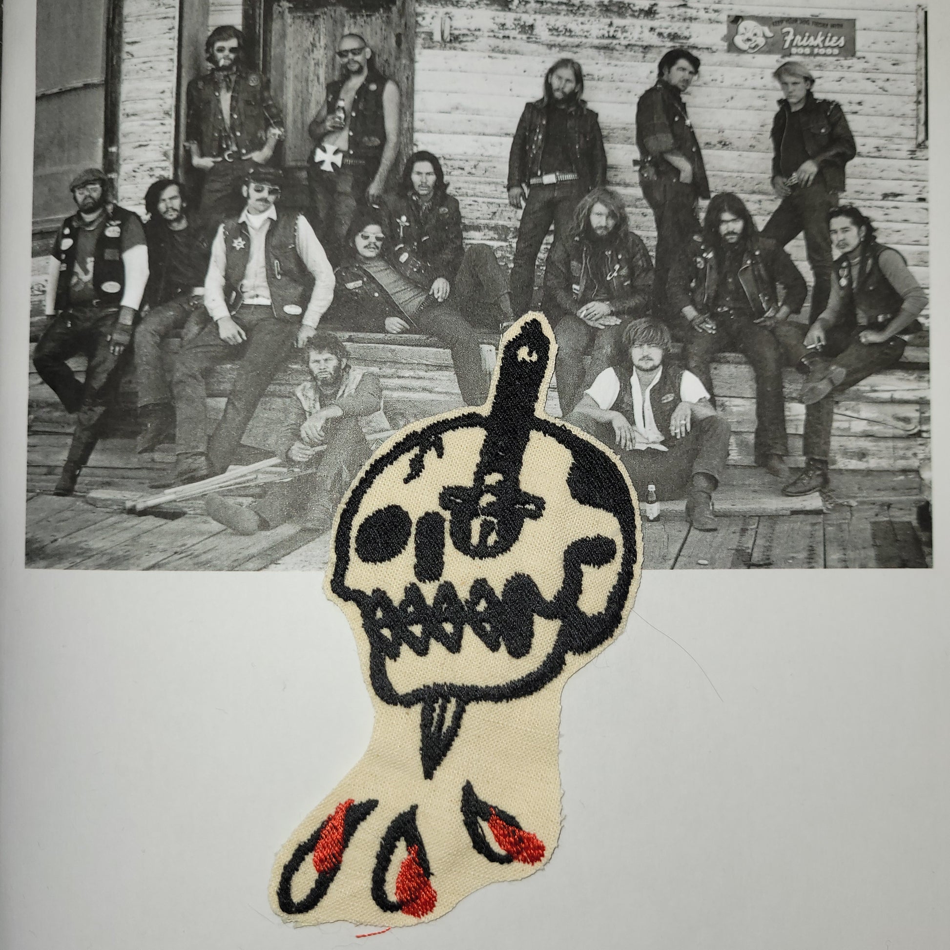 Patch Brodé "Knife in the eye"  vintage SUR VIEUX TISSU COTON - PUNK & COTON