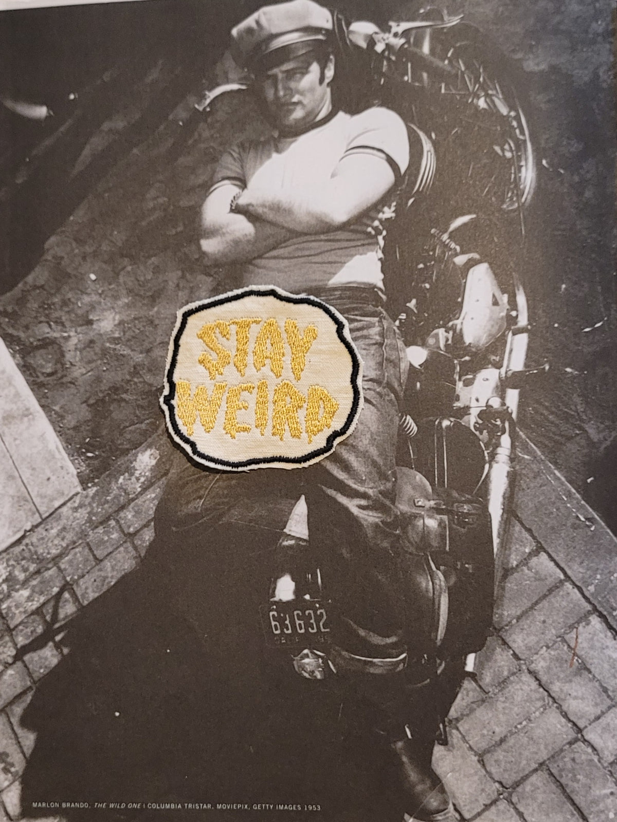 Patch Brodé "Stay weird" Version Gold EN VIEUX TISSU COTON