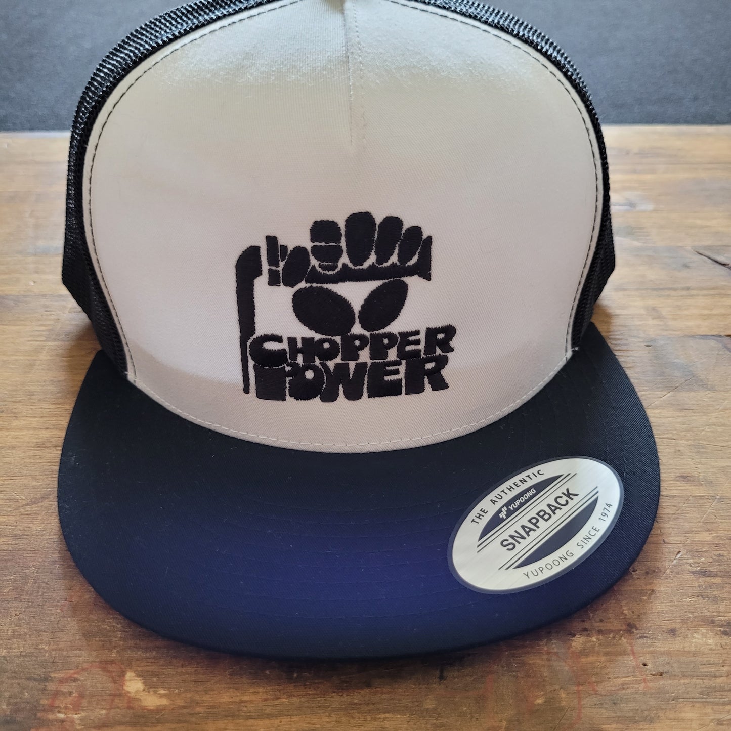 Trucker Cap  Brodé "CHOPPER POWER" Version Fond Blanc / Noir - PUNK & COTON