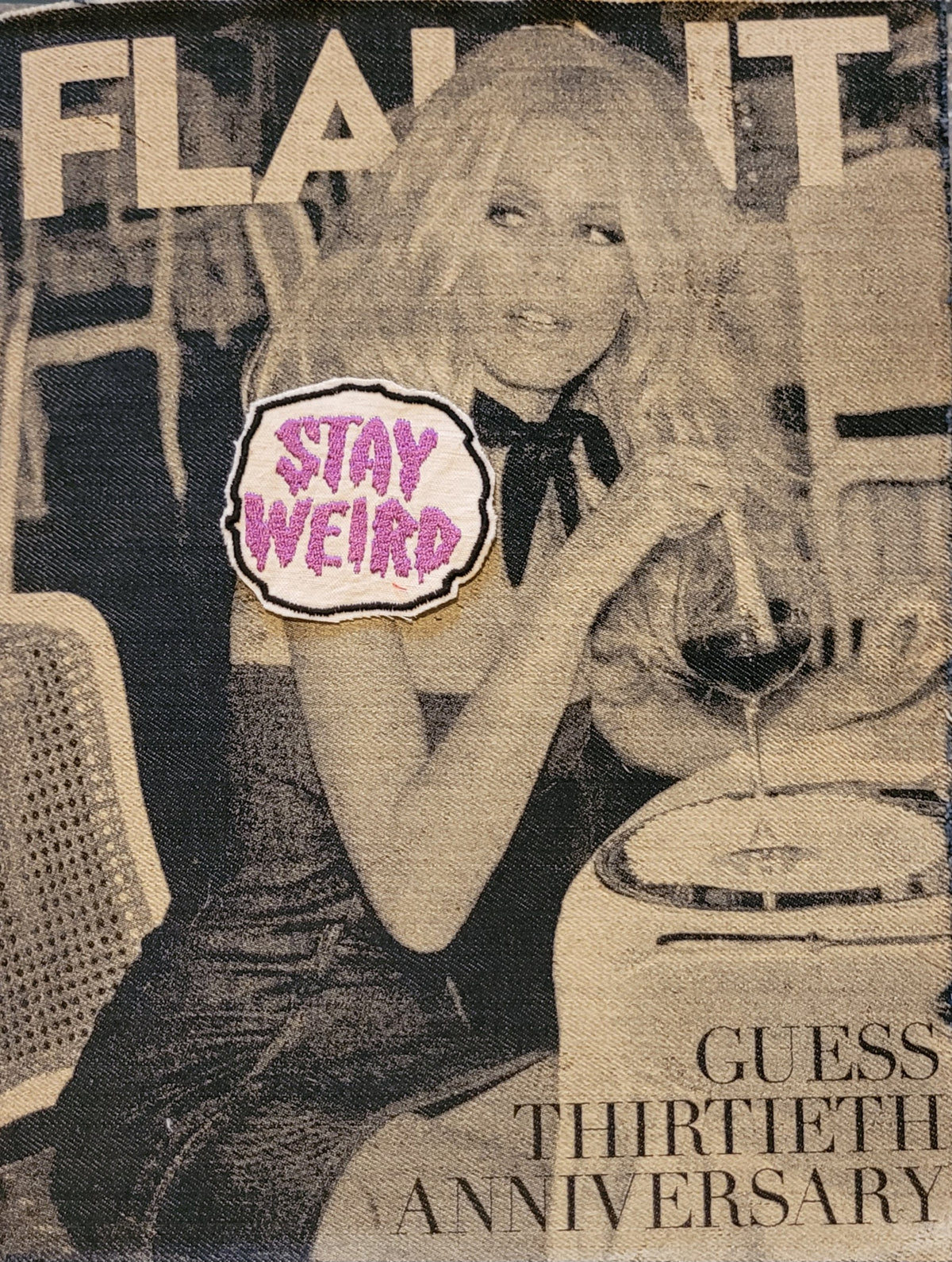 Patch Brodé "Stay weird" Version Purple EN VIEUX TISSU COTON