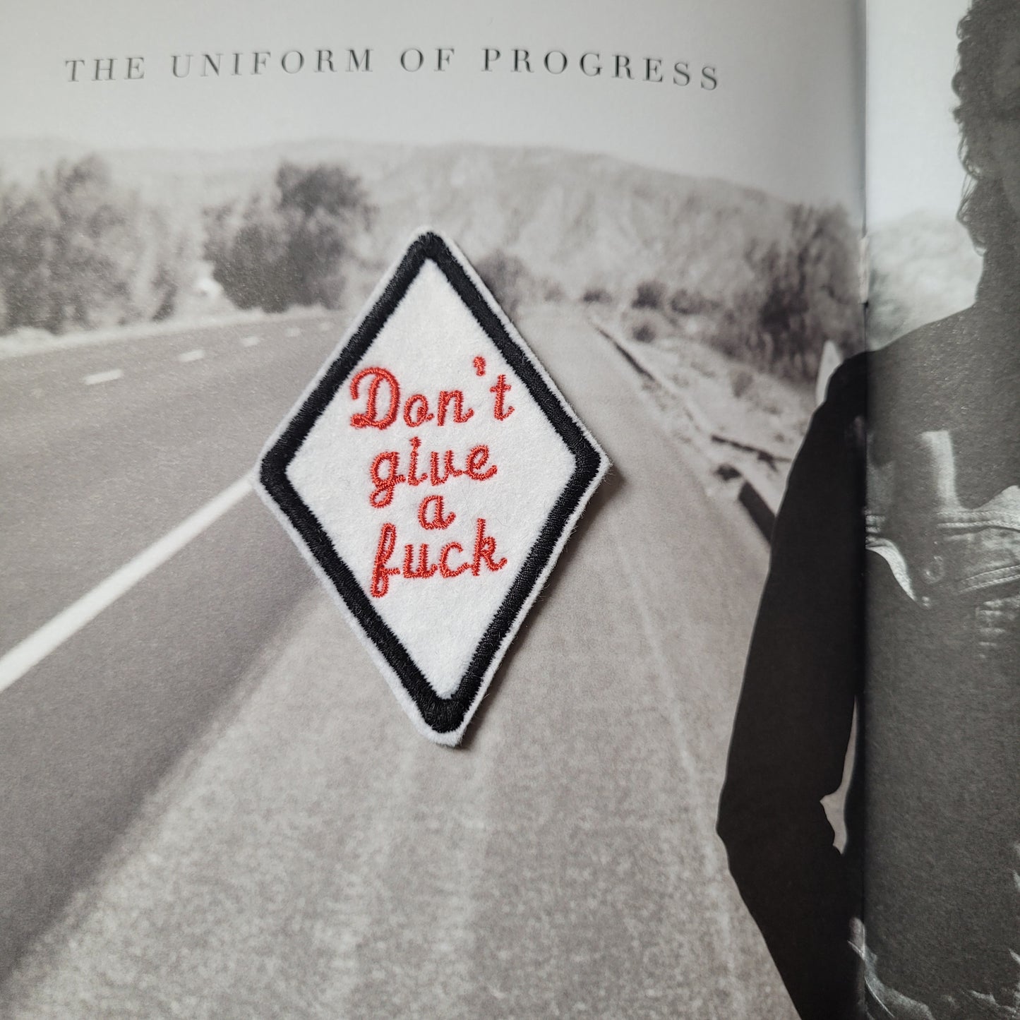 Patch Brodé version blanche  "Don't give a fuck" (Losange)