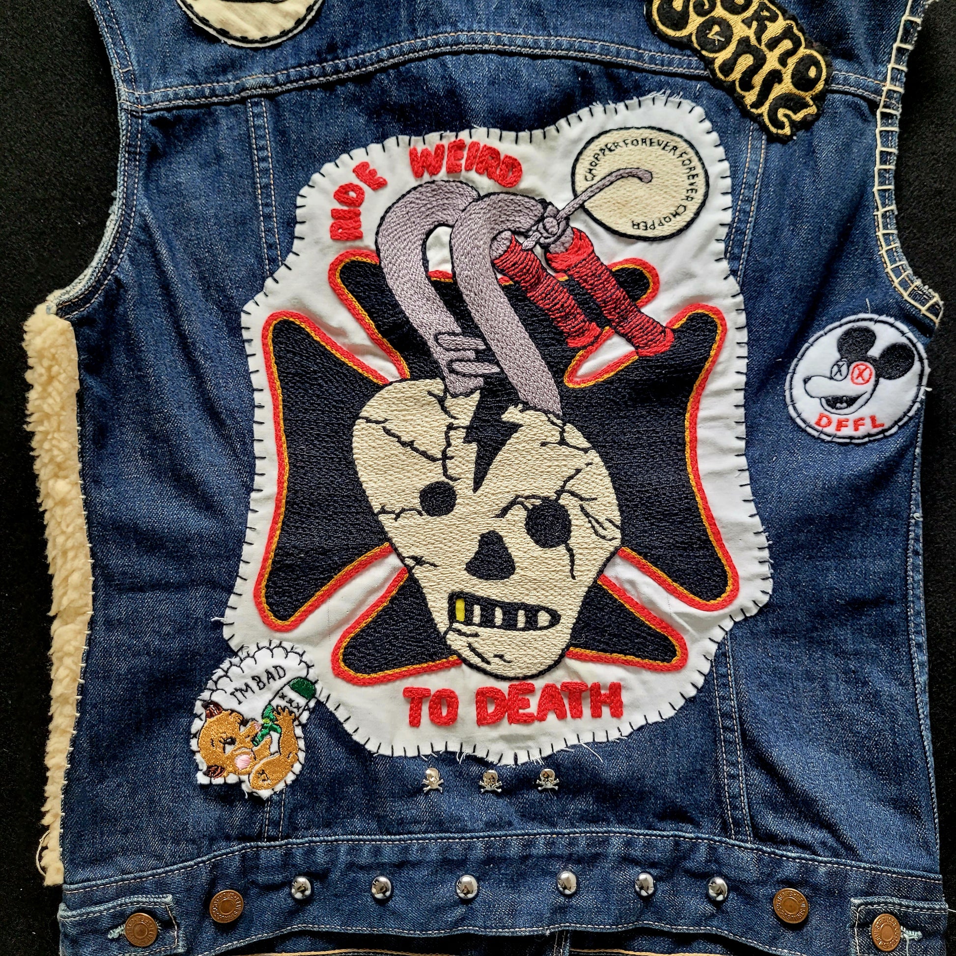 "Ride Weird to Death "Chopper Forever  chainstitched by hand Levi's Jacket/ Veste levis vintage brodée main et patchée - PUNK & COTON