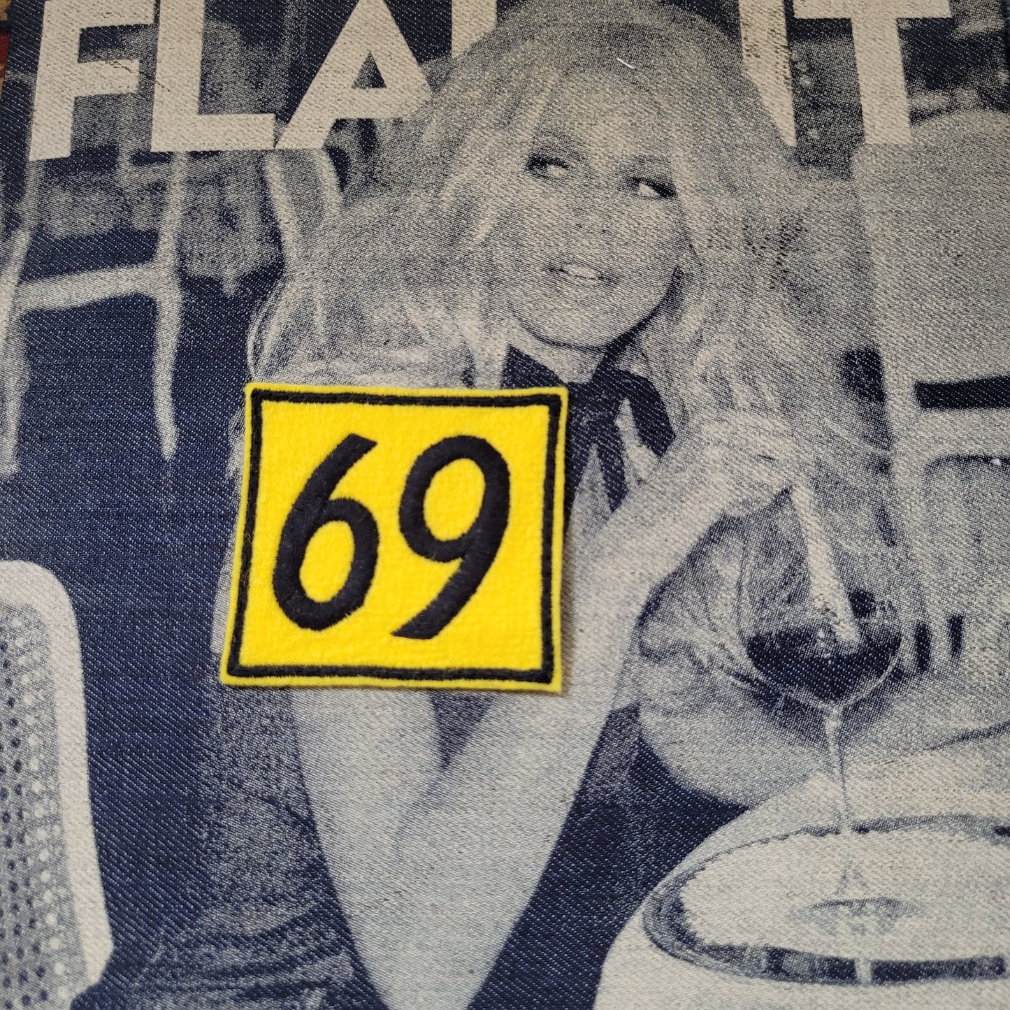 Patch Brodé 69 CARRE (Version Jaune) - PUNK & COTON
