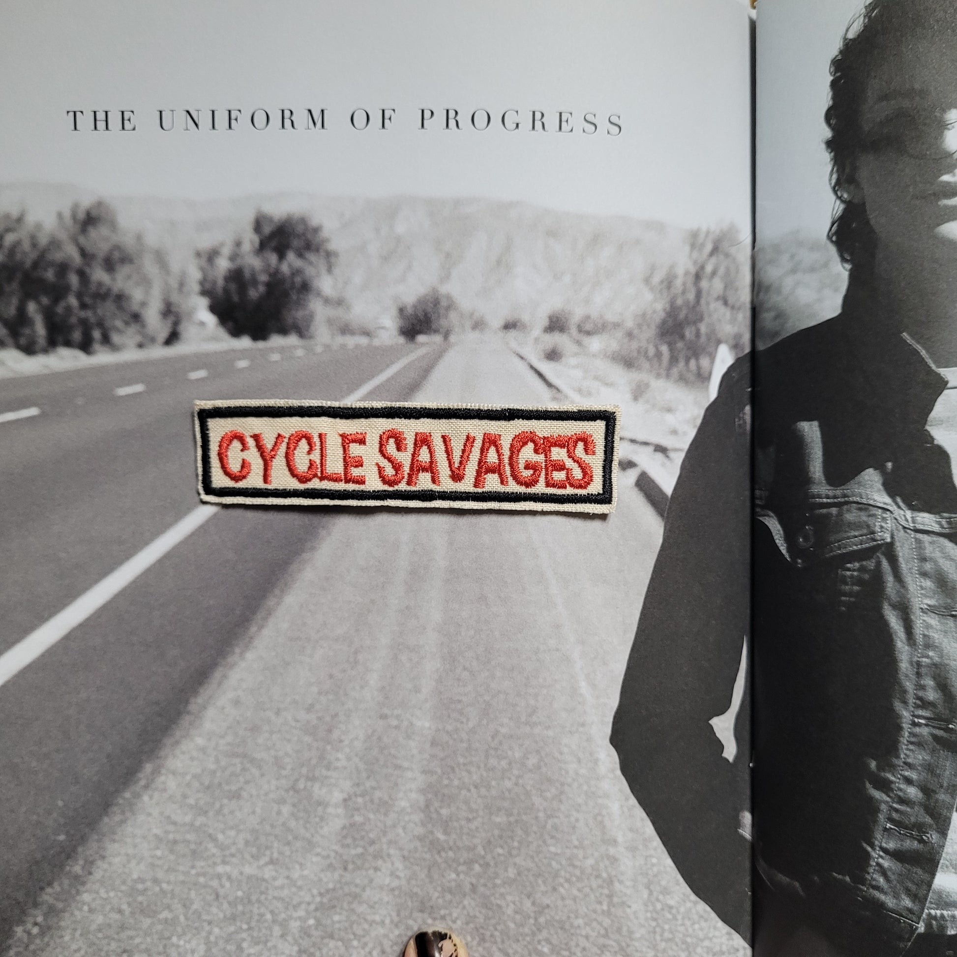 Patch brodé rare " Cycle Savages" C'est notre nom Punk and Coton Sur VIEUX TISSU COTON - PUNK & COTON
