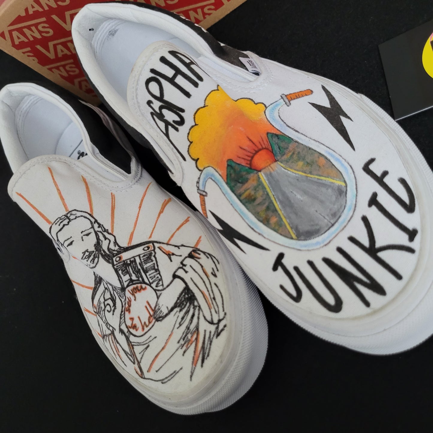 VANS "Jesus & Asphalt junkie" Slip On peintes à la main by Punk & Coton