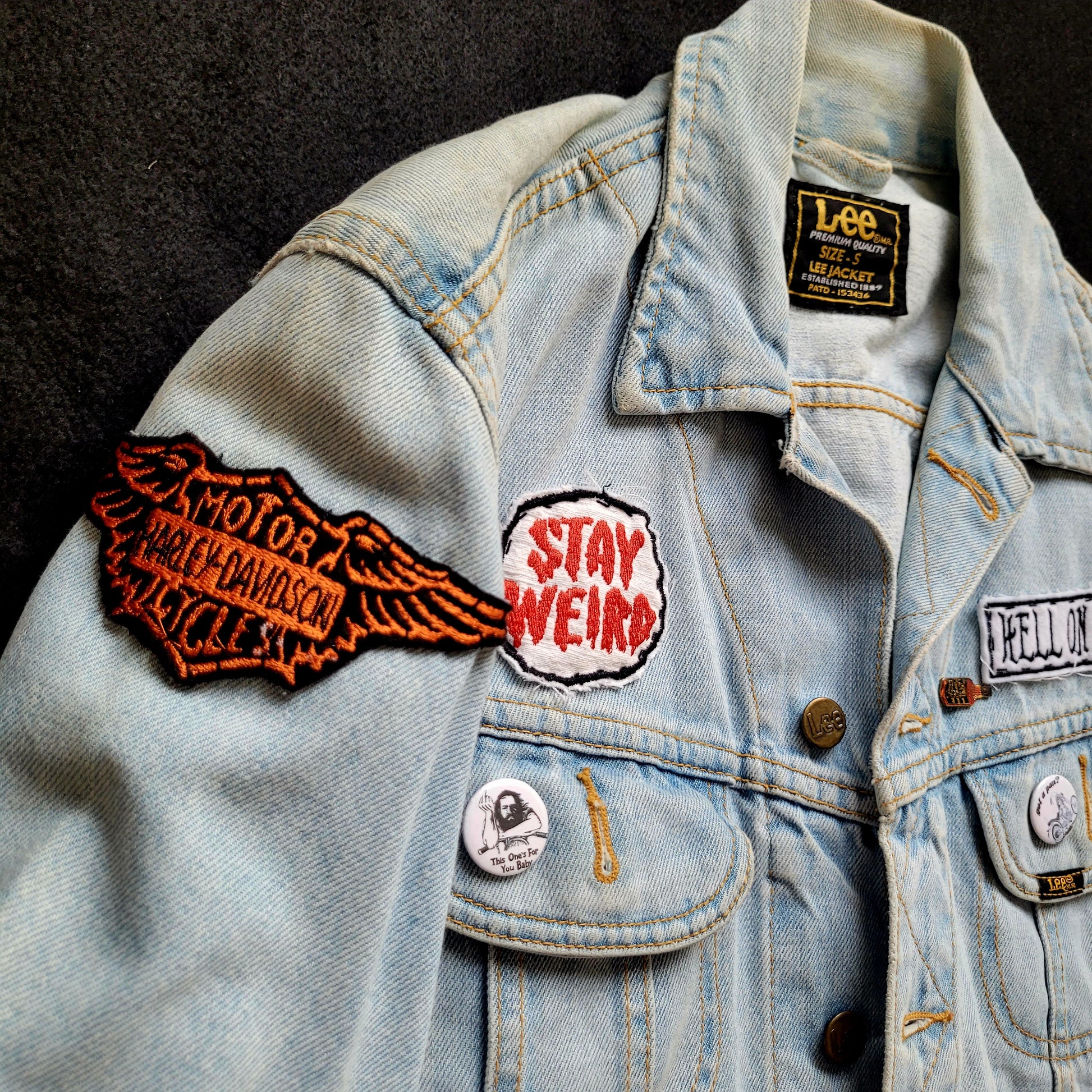 Handpainted Lee "Blacklight Chopper Motorcycle " in memory by Barry Lynn Hanson 1972 signed by the Shop Punk and Coton & Sophie - PUNK & COTON