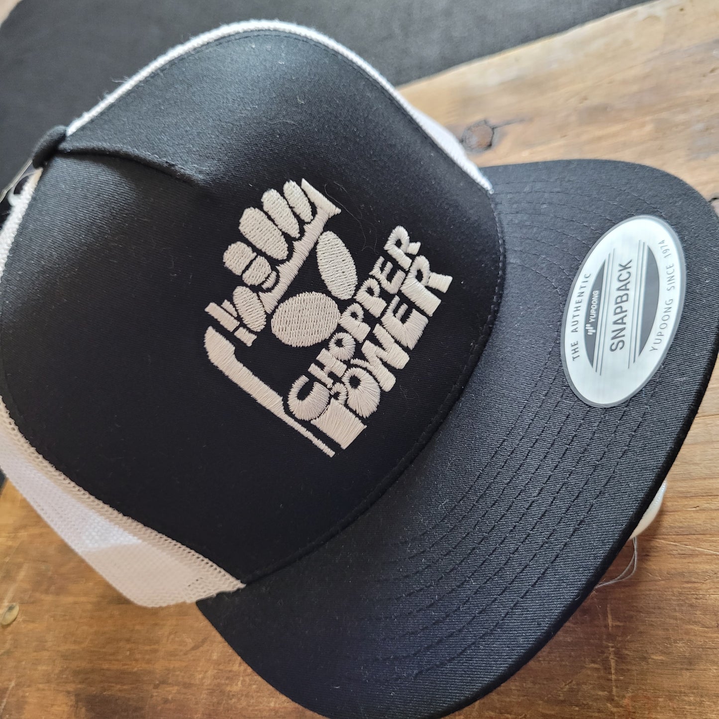 Trucker Cap  Brodé "CHOPPER POWER" Version Fond Noir / Blanc - PUNK & COTON