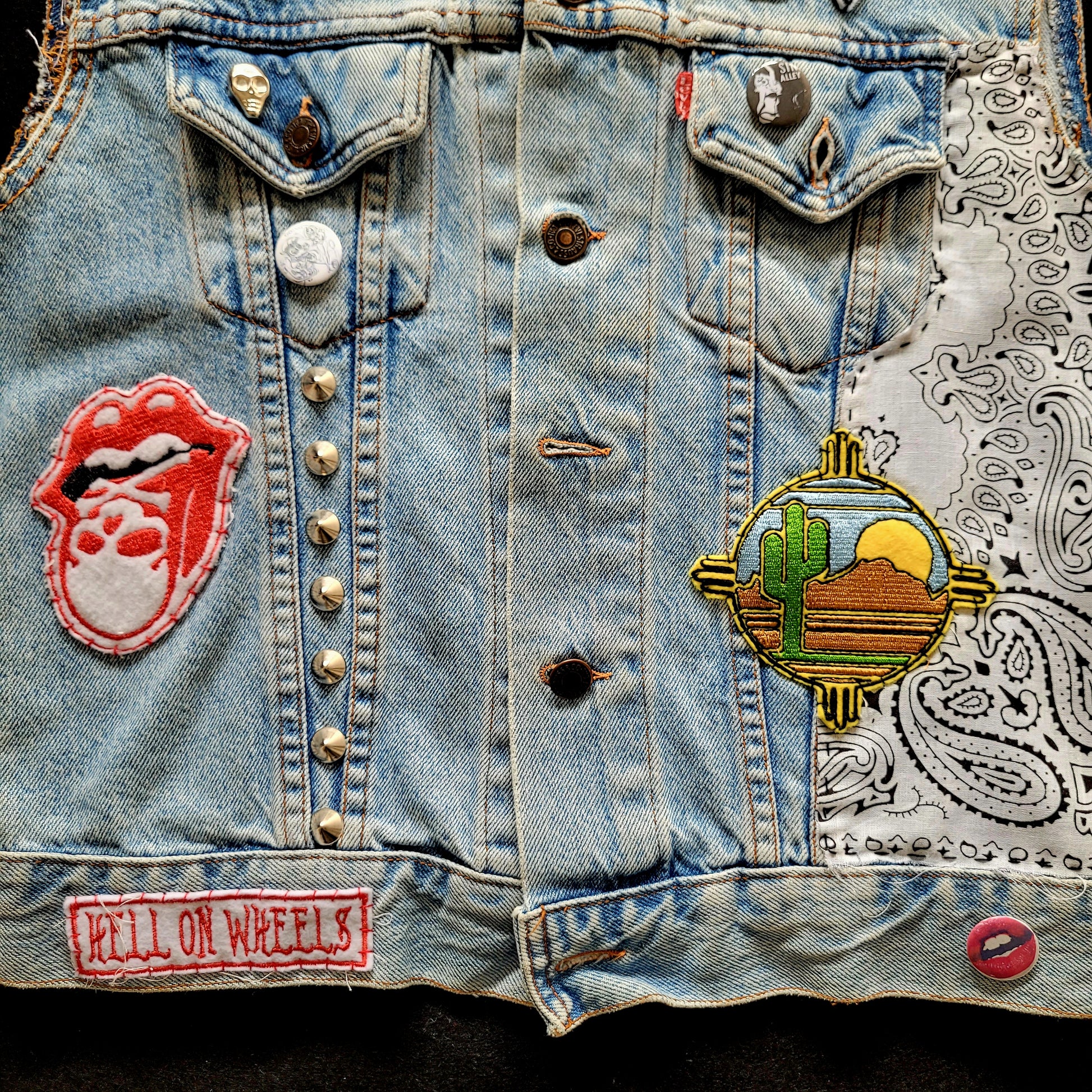 Handpainted  & Handembroidered  JACKET LEVI'S "My Chopper Babe " veste peinte et brodée à la main chopper girl - PUNK & COTON