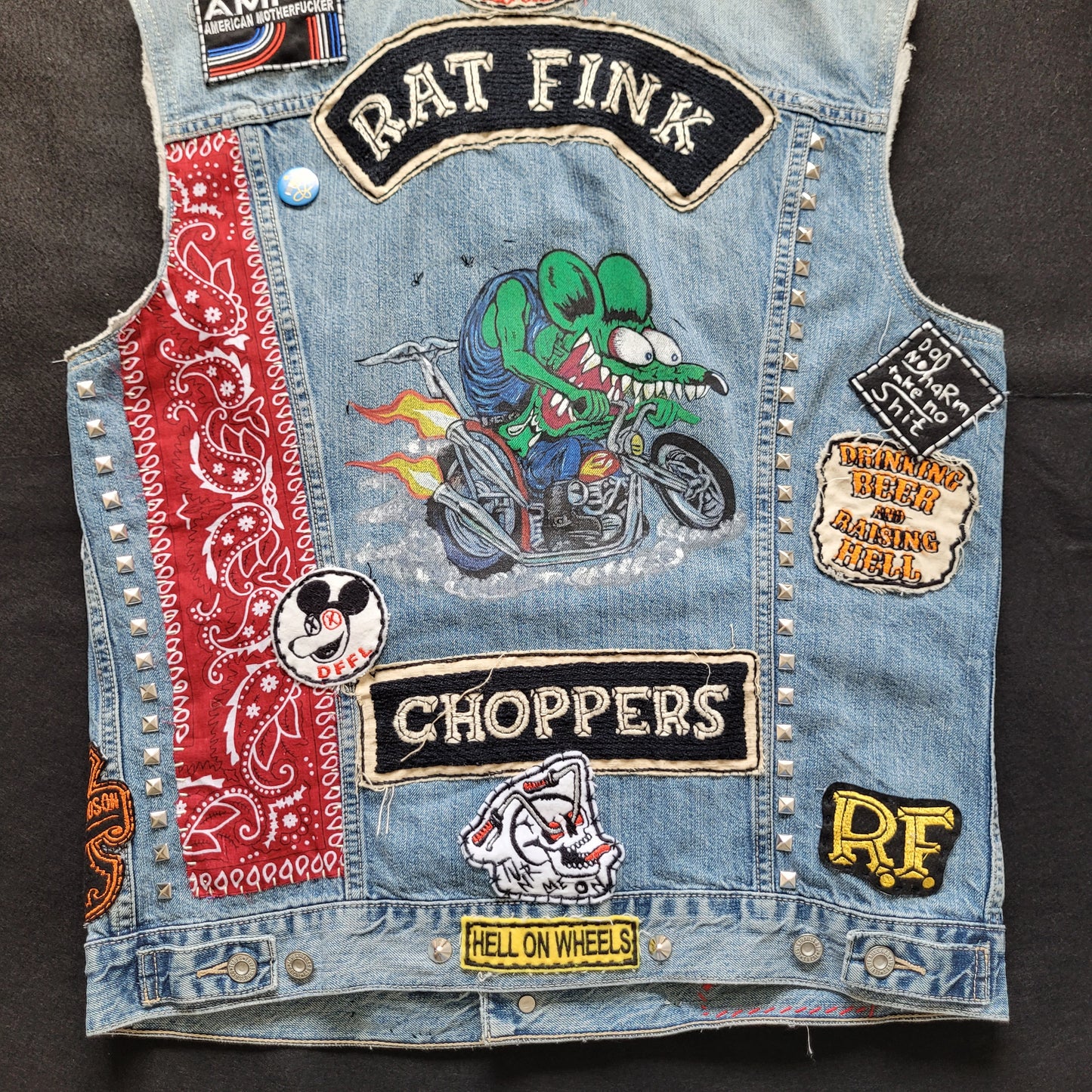 Handpainted Levi's Jacket "Rat Fink Choppers" / Veste sans manches Levi's peinte à la main - PUNK & COTON