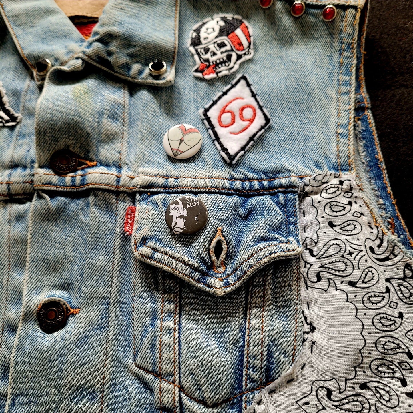 Handpainted  & Handembroidered  JACKET LEVI'S "My Chopper Babe " veste peinte et brodée à la main chopper girl - PUNK & COTON