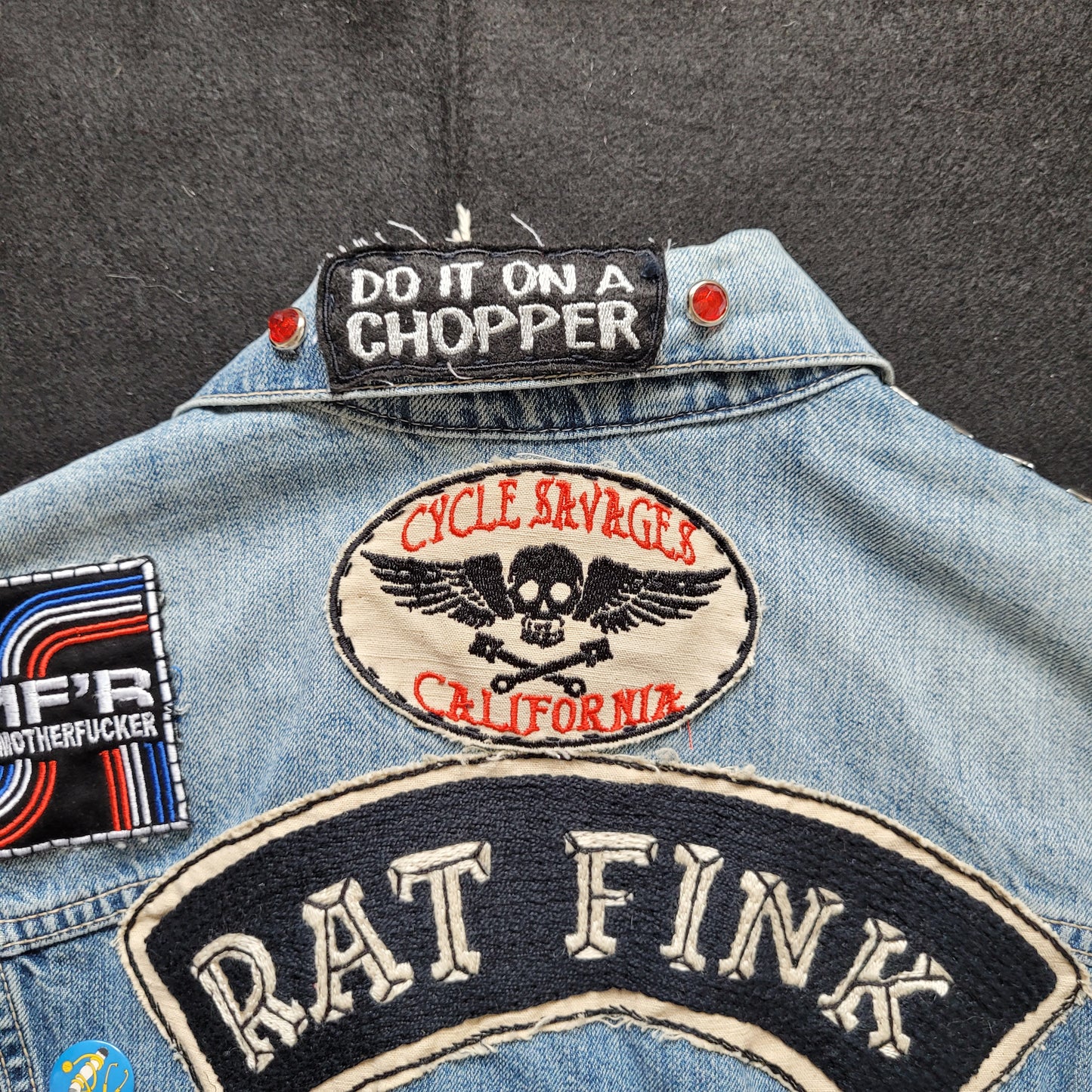 Handpainted Levi's Jacket "Rat Fink Choppers" / Veste sans manches Levi's peinte à la main - PUNK & COTON