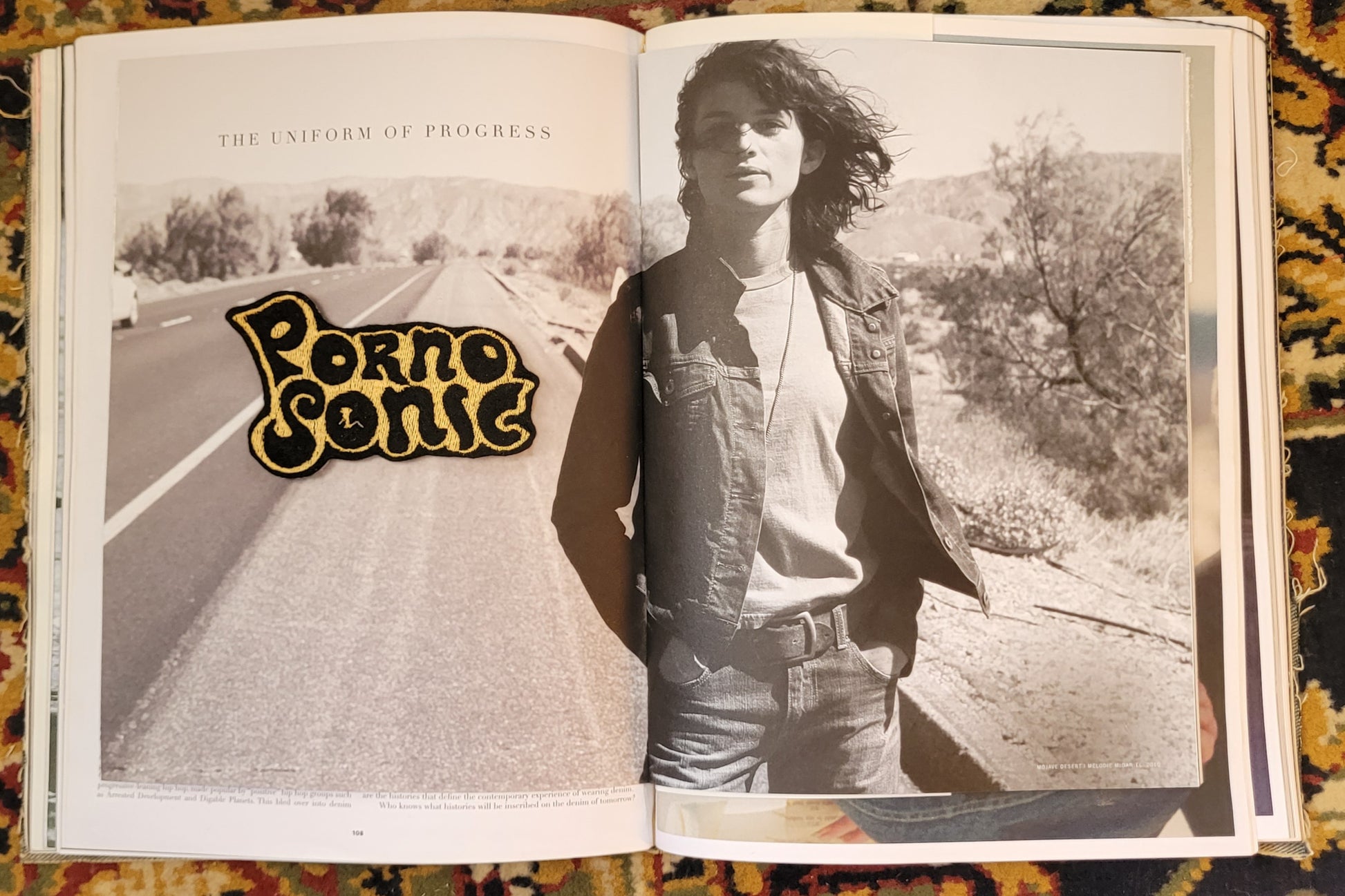 Patch Brodé Porno Sonic  Black / Gold ( Or) 2nd version - PUNK & COTON