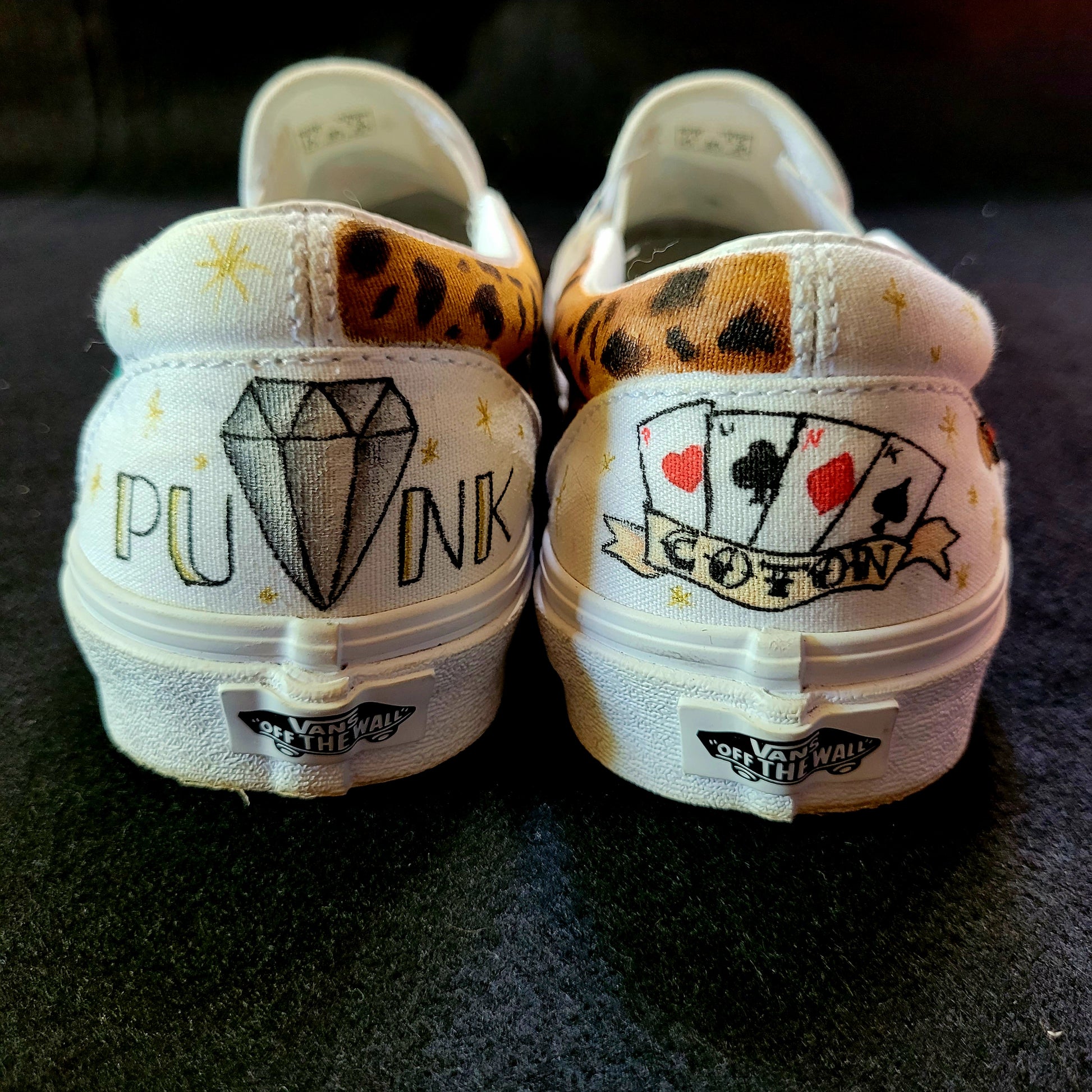 VANS "TATTOO OLD SCHOOL" Slip On peintes à la main by Punk & Coton - PUNK & COTON