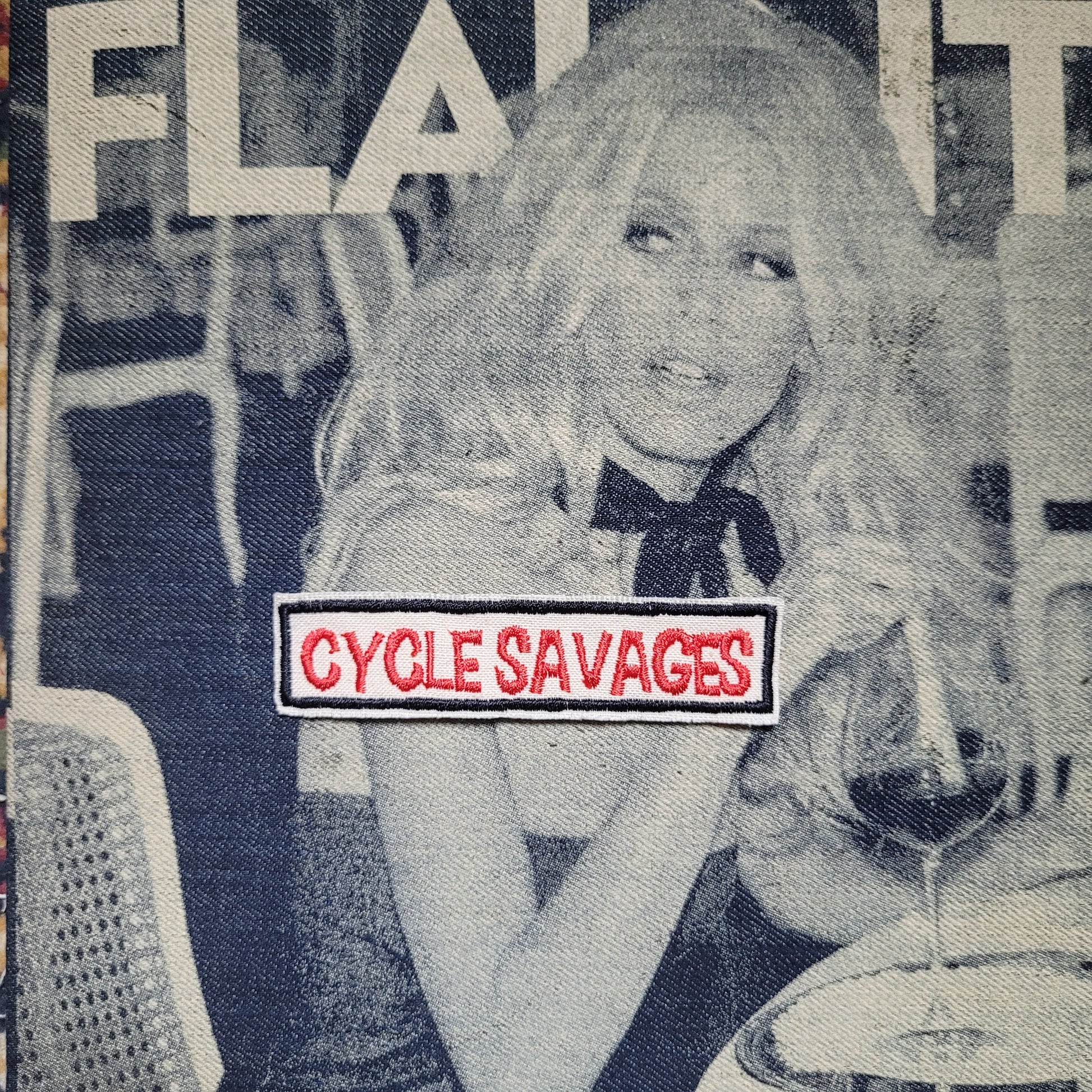 Patch brodé rare " Cycle Savages" C'est notre nom Punk and Coton Sur VIEUX TISSU COTON - PUNK & COTON
