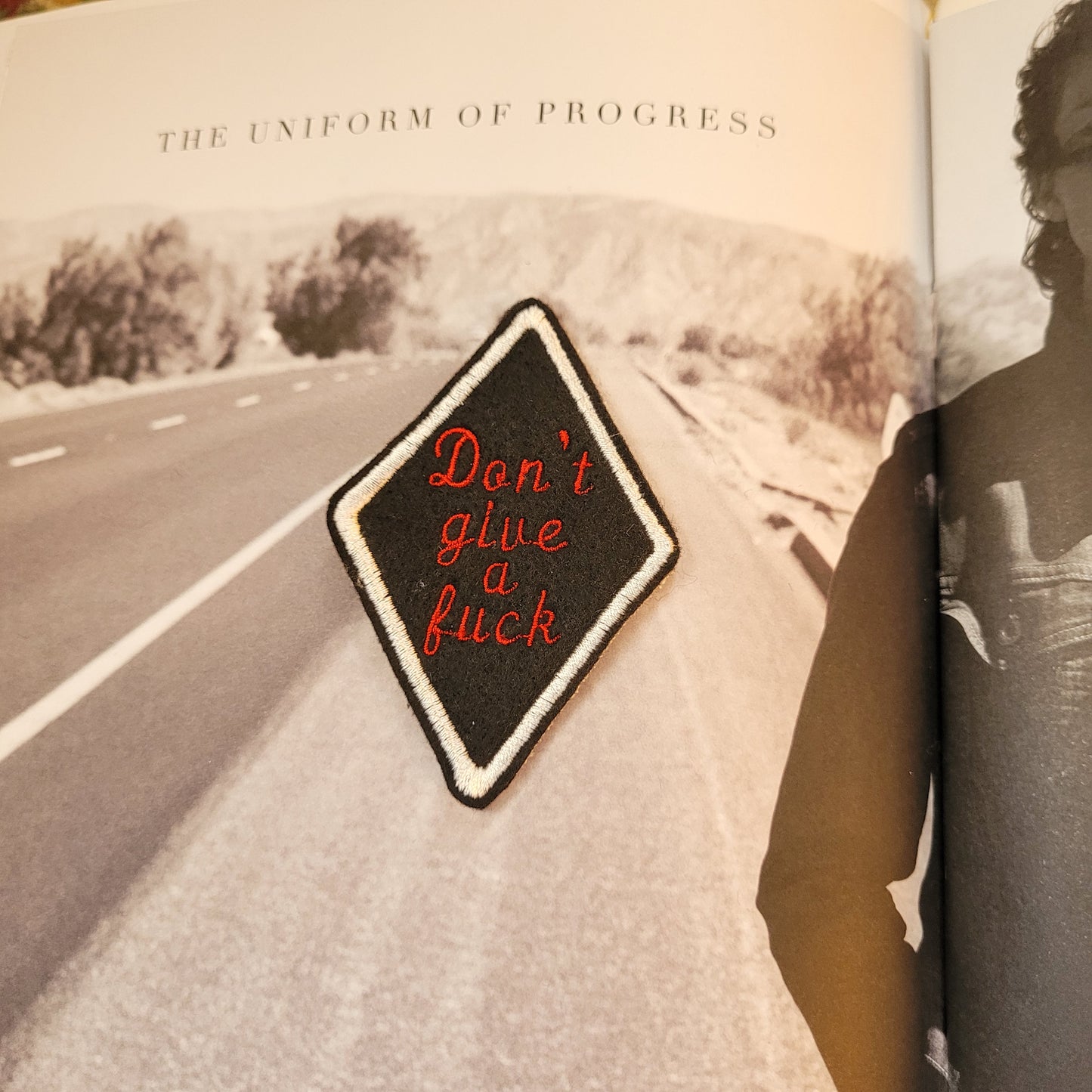 Patch Brodé Don't give a fuck( Losange) version black - PUNK & COTON