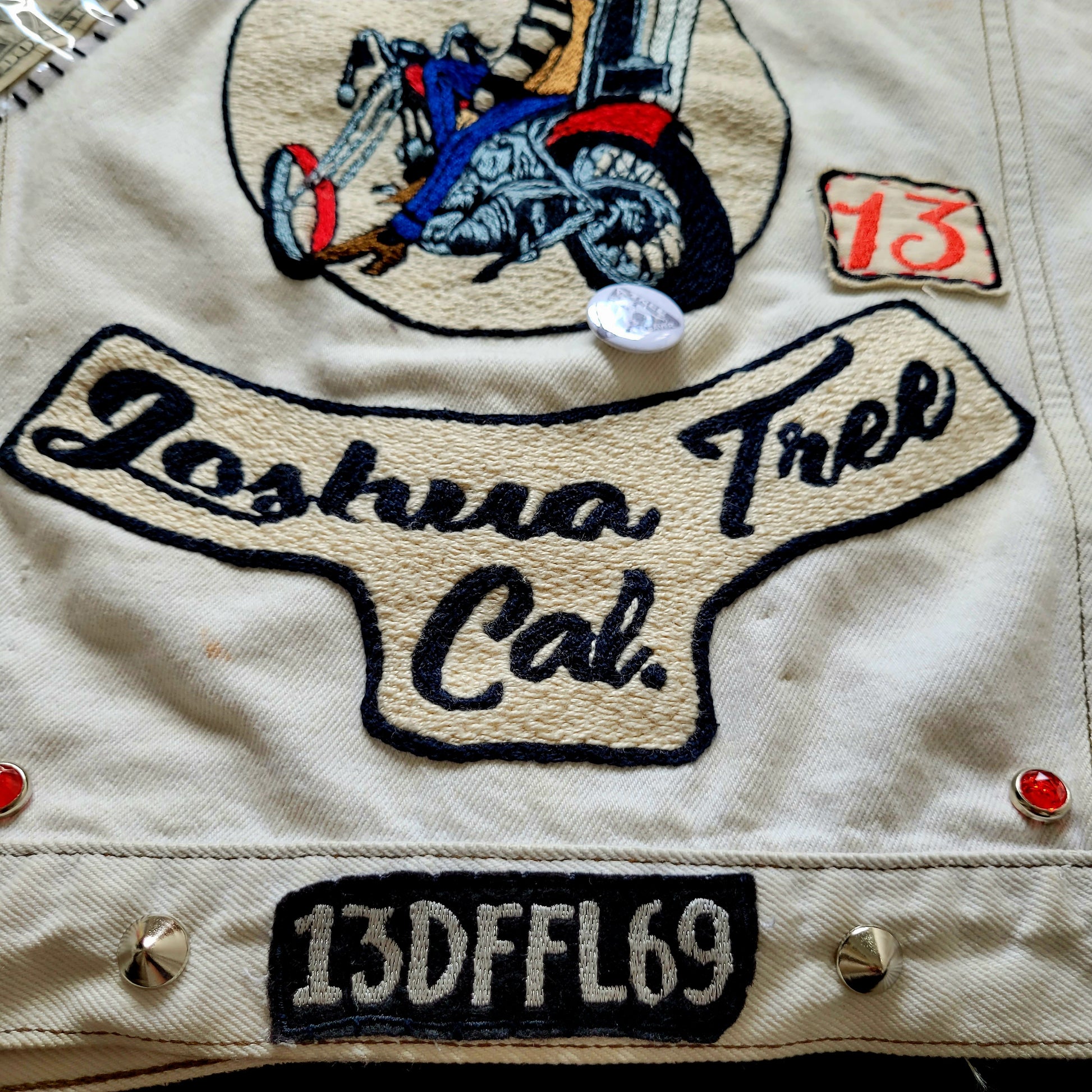 "STONED RIDERS JOSHUA TREE CAL."Handembroidery Levi's Jacket - PUNK & COTON