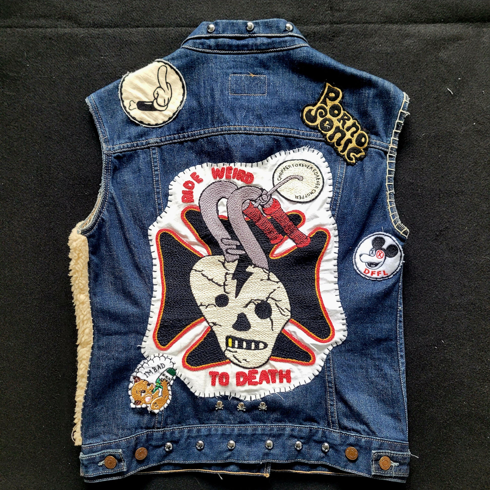 "Ride Weird to Death "Chopper Forever  chainstitched by hand Levi's Jacket/ Veste levis vintage brodée main et patchée - PUNK & COTON