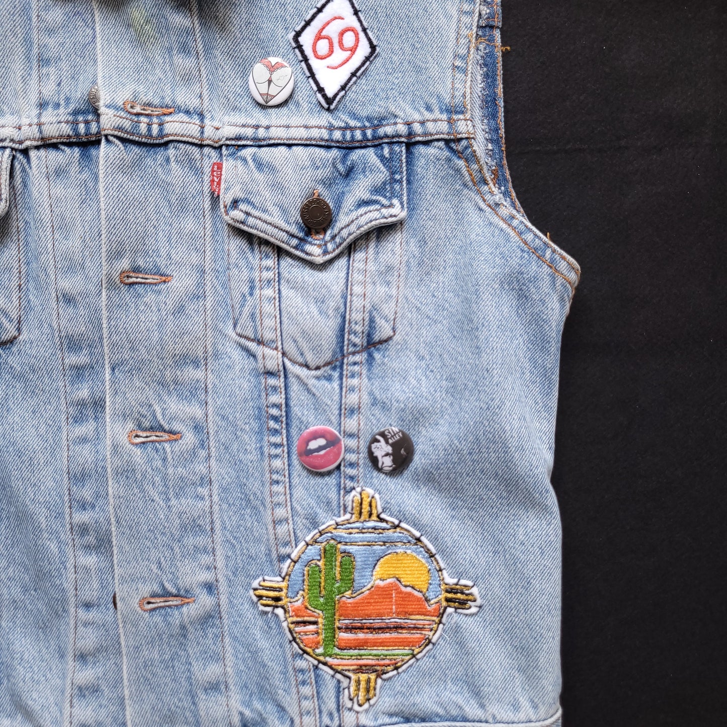 HANDPAINTED JACKET LEVI'S "SISSY BAR" veste peinte à la main chopper girl - PUNK & COTON