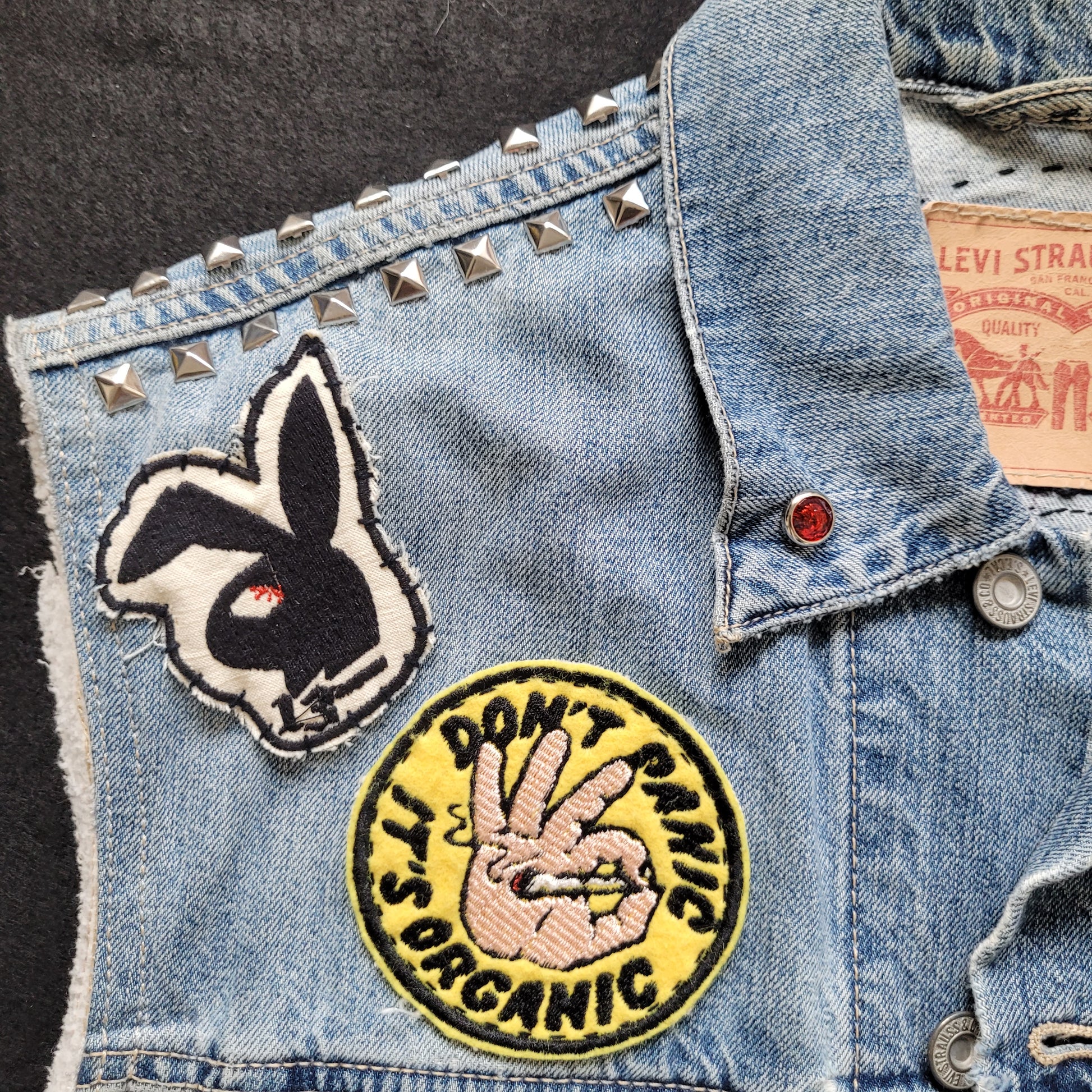 Handpainted Levi's Jacket "Rat Fink Choppers" / Veste sans manches Levi's peinte à la main - PUNK & COTON