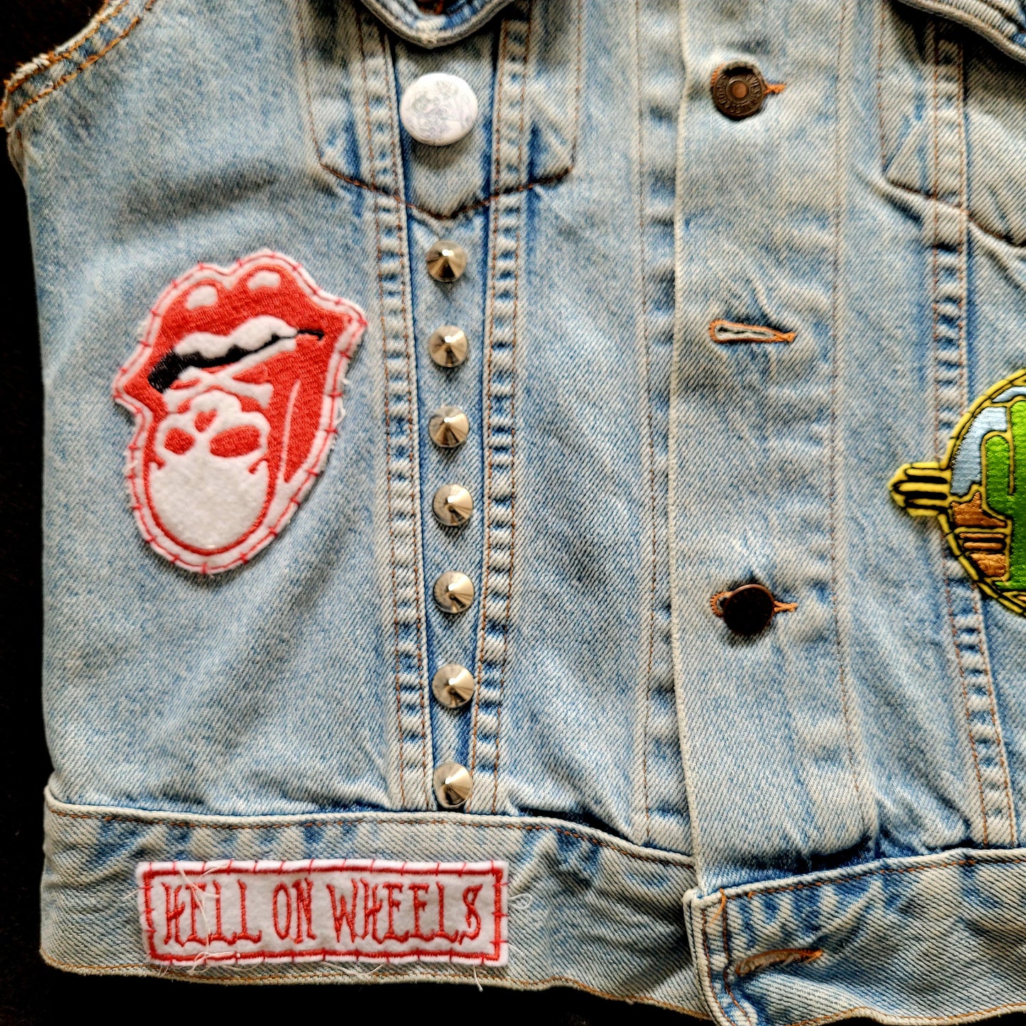 Handpainted  & Handembroidered  JACKET LEVI'S "My Chopper Babe " veste peinte et brodée à la main chopper girl - PUNK & COTON