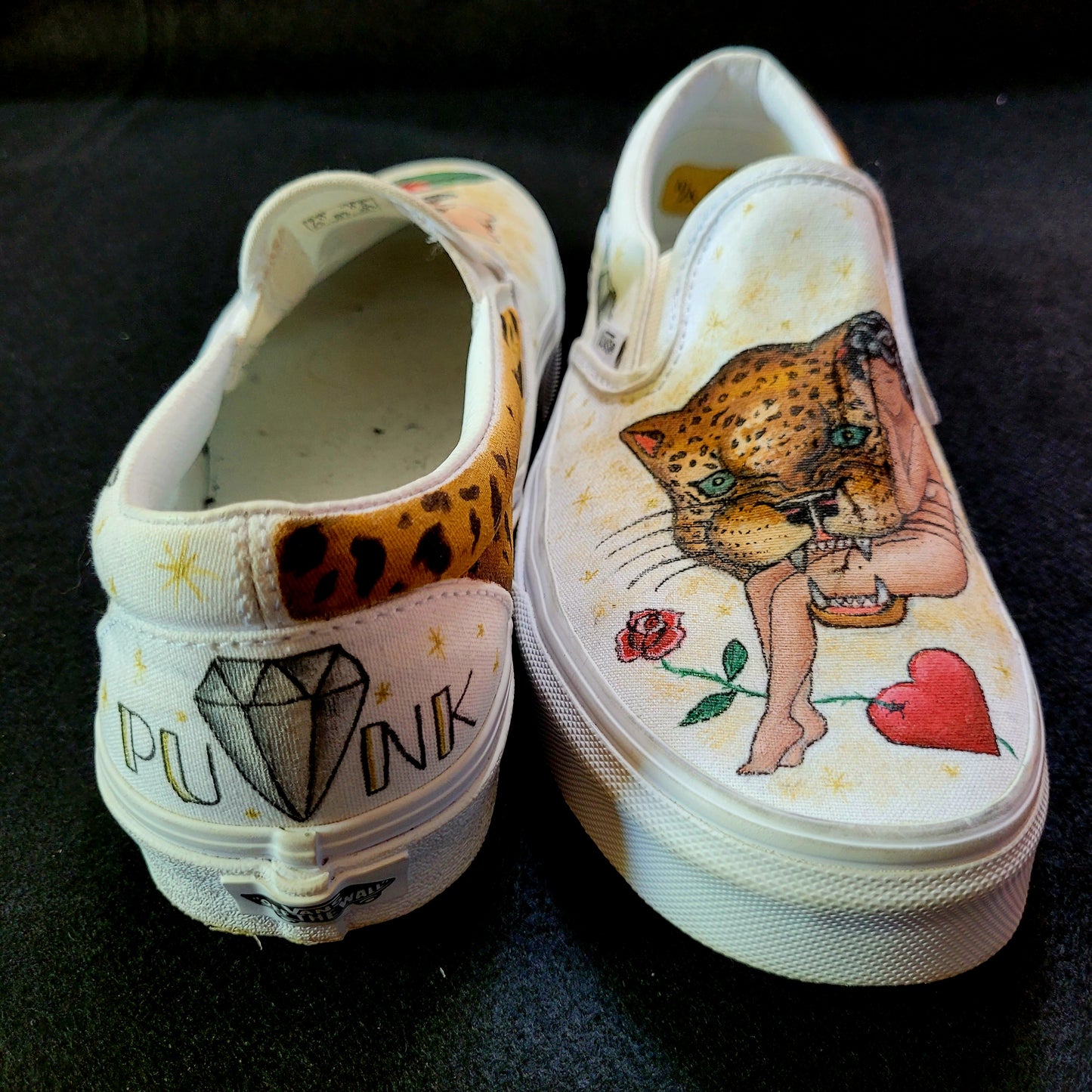 VANS "TATTOO OLD SCHOOL" Slip On peintes à la main by Punk & Coton - PUNK & COTON