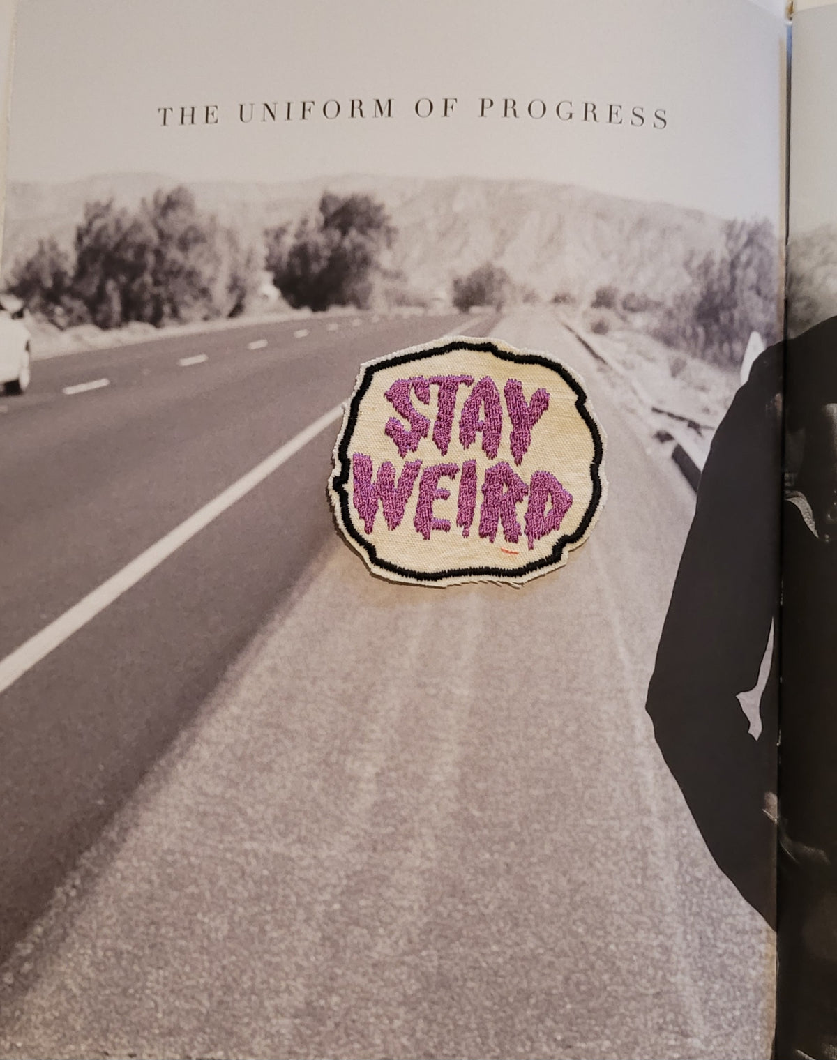 Patch Brodé "Stay weird" Version Purple EN VIEUX TISSU COTON